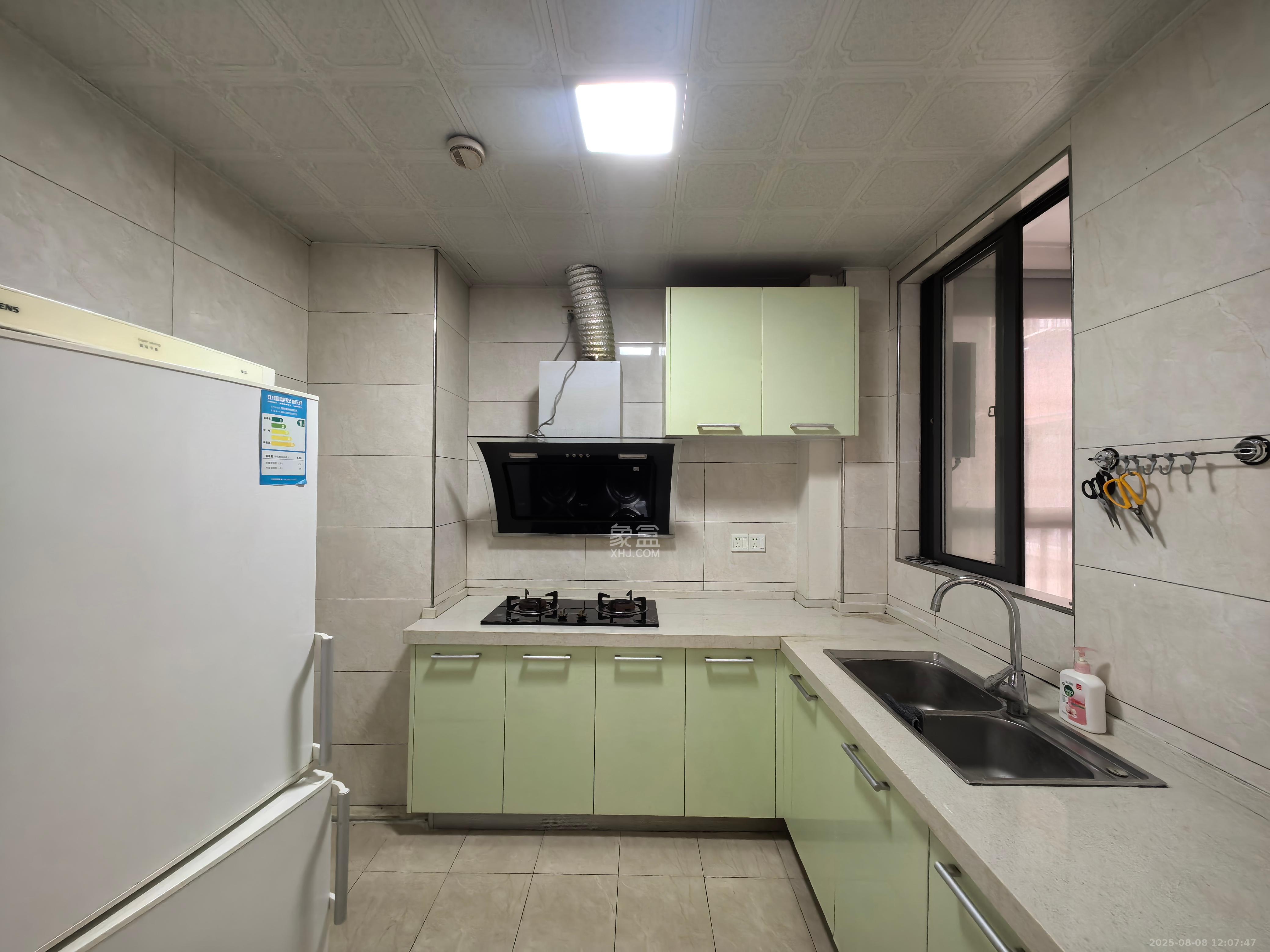 华润凤凰城二期 3室2厅1卫 1800.0元/月 华润凤凰城二期 3室2厅1卫 1800.0元/月室内图