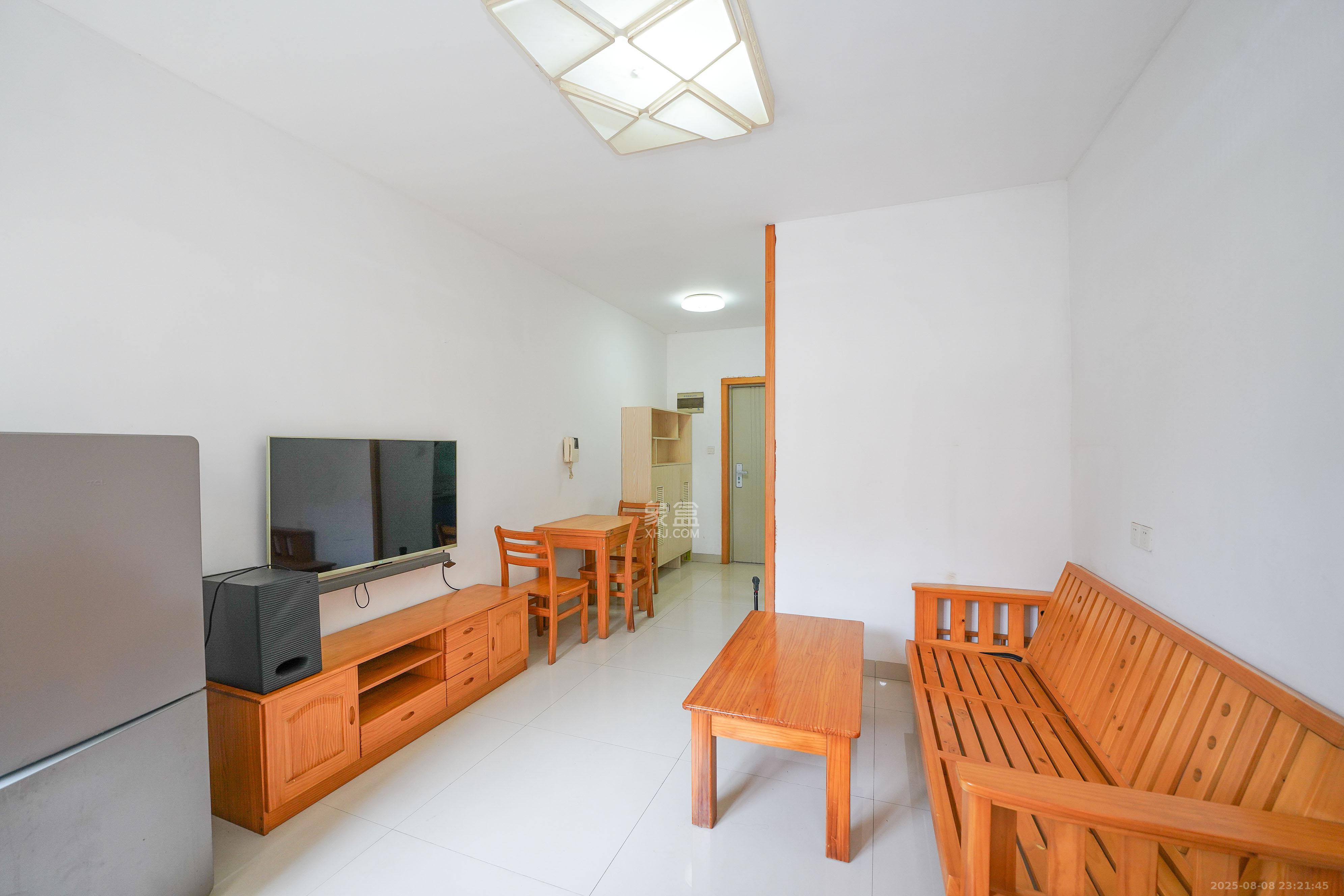 怡海星城  1室1厅1卫    27.8万客厅