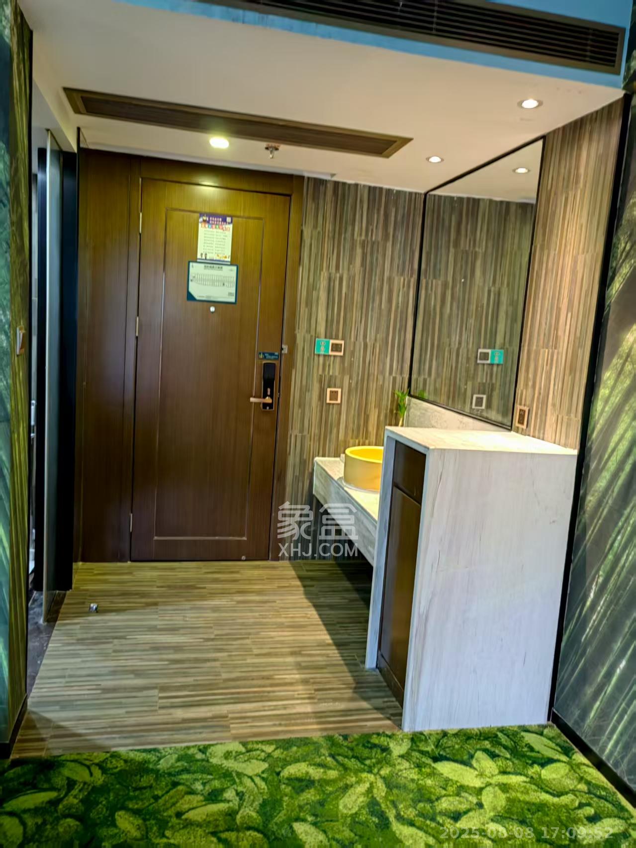 枫华府第 1室1厅1卫 1100.0元/月 枫华府第 1室1厅1卫 1100.0元/月室内图