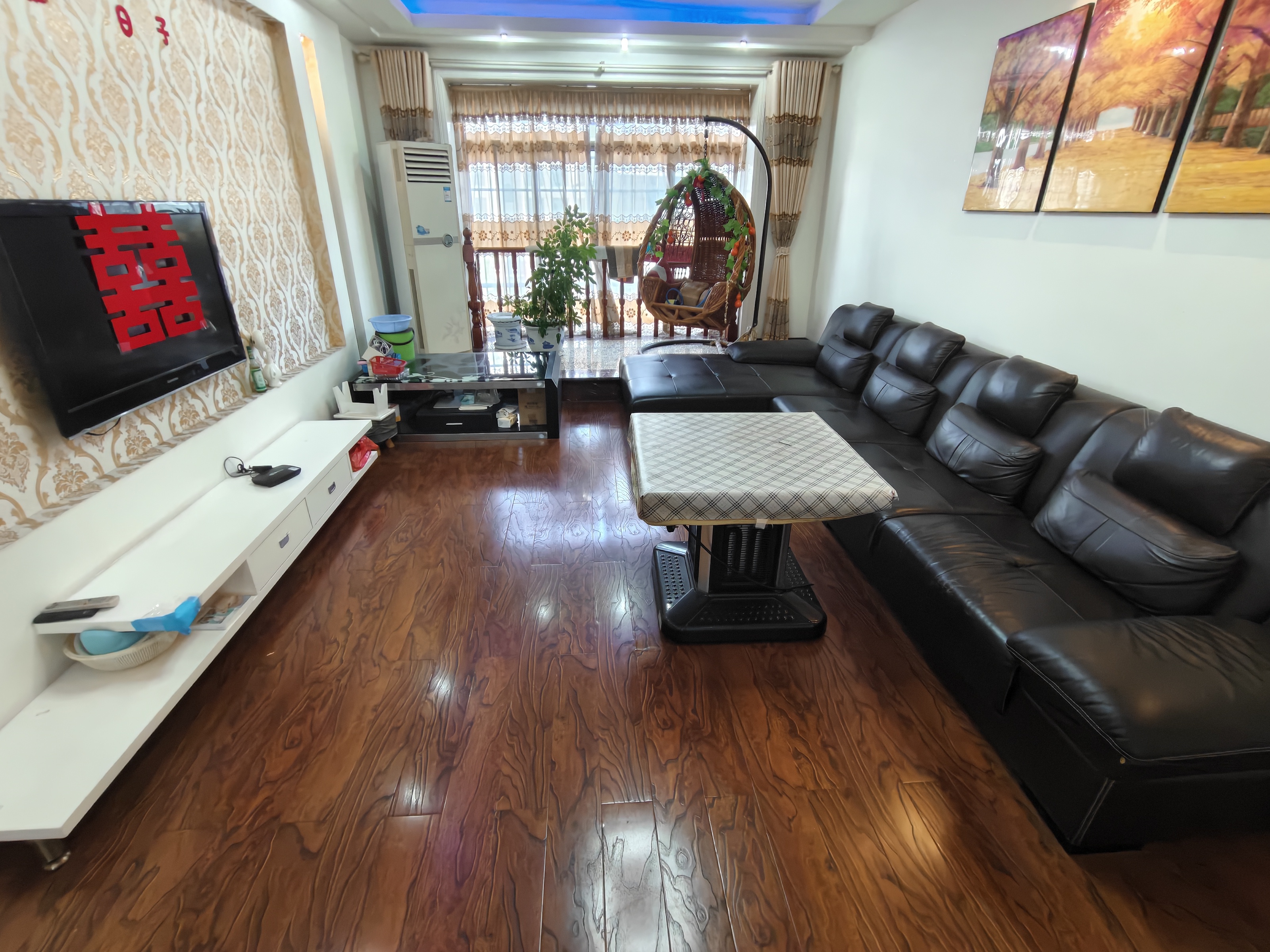 娄底第五完全小学  4室2厅2卫    55.8万客厅