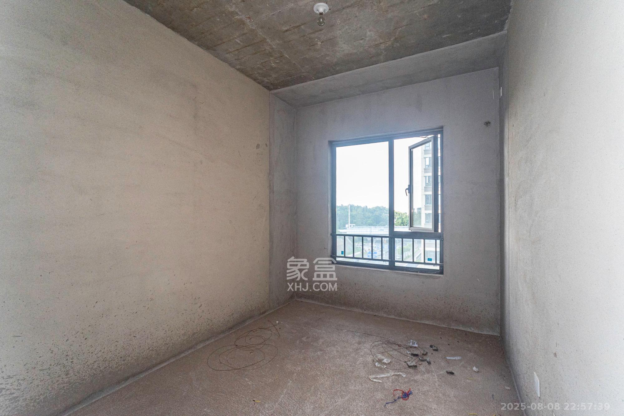 荣盛城 4室2厅2卫 79.0万 荣盛城 4室2厅2卫 79.0万卧室