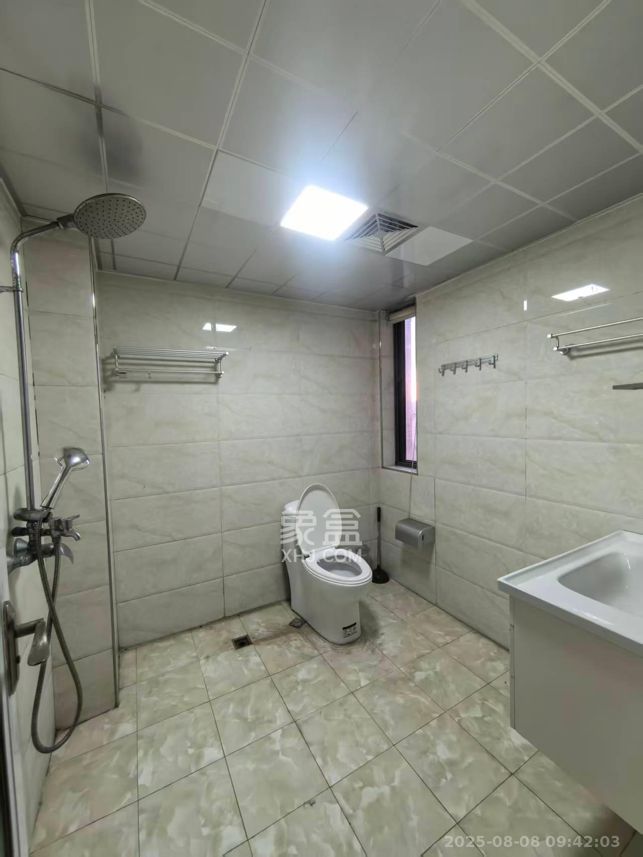 万芙锦城 3室2厅2卫 2600.0元/月 万芙锦城 3室2厅2卫 2600.0元/月室内图