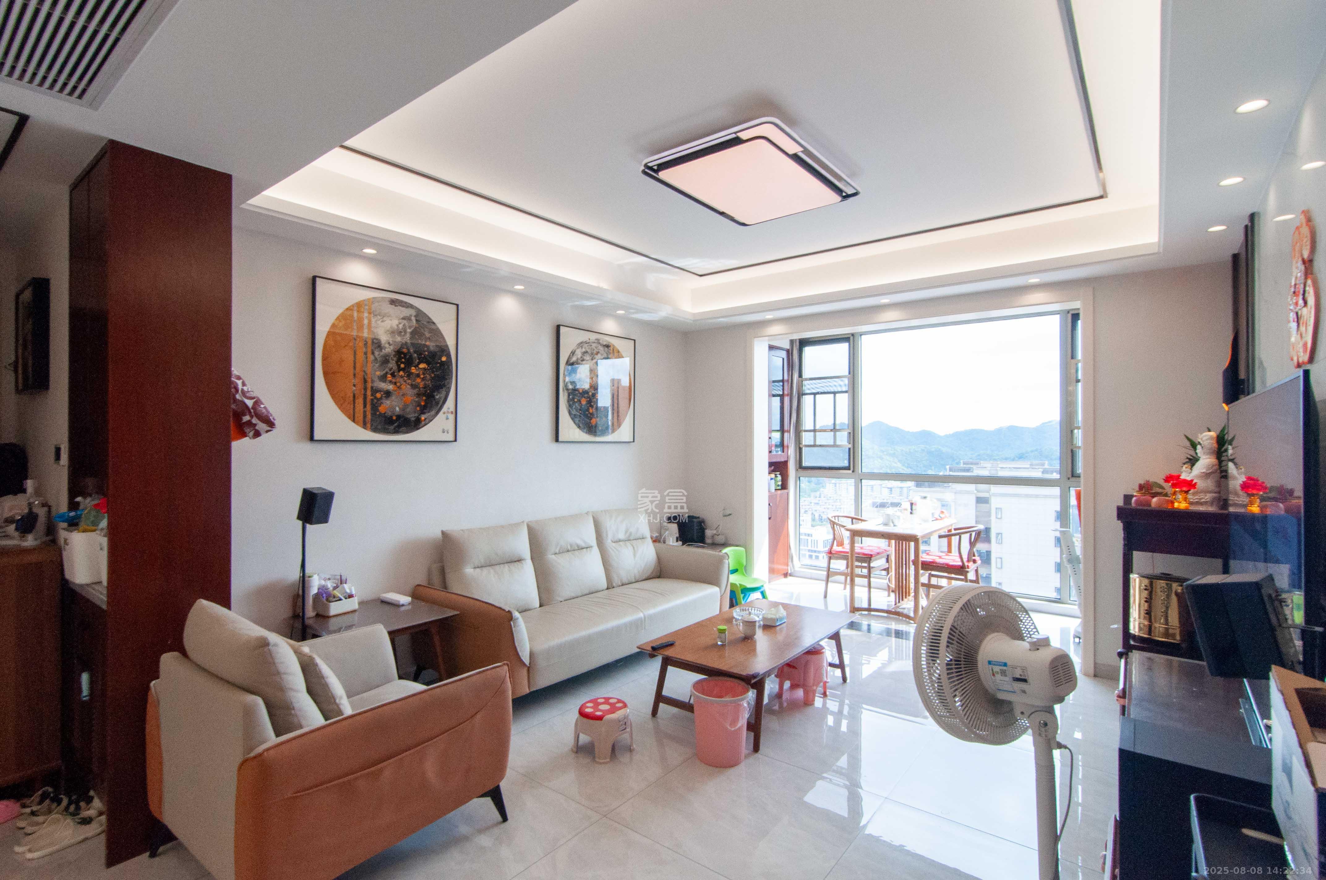 梅溪湖金茂湾  4室2厅2卫    168.0万 梅溪湖金茂湾  4室2厅2卫    168.0万客厅