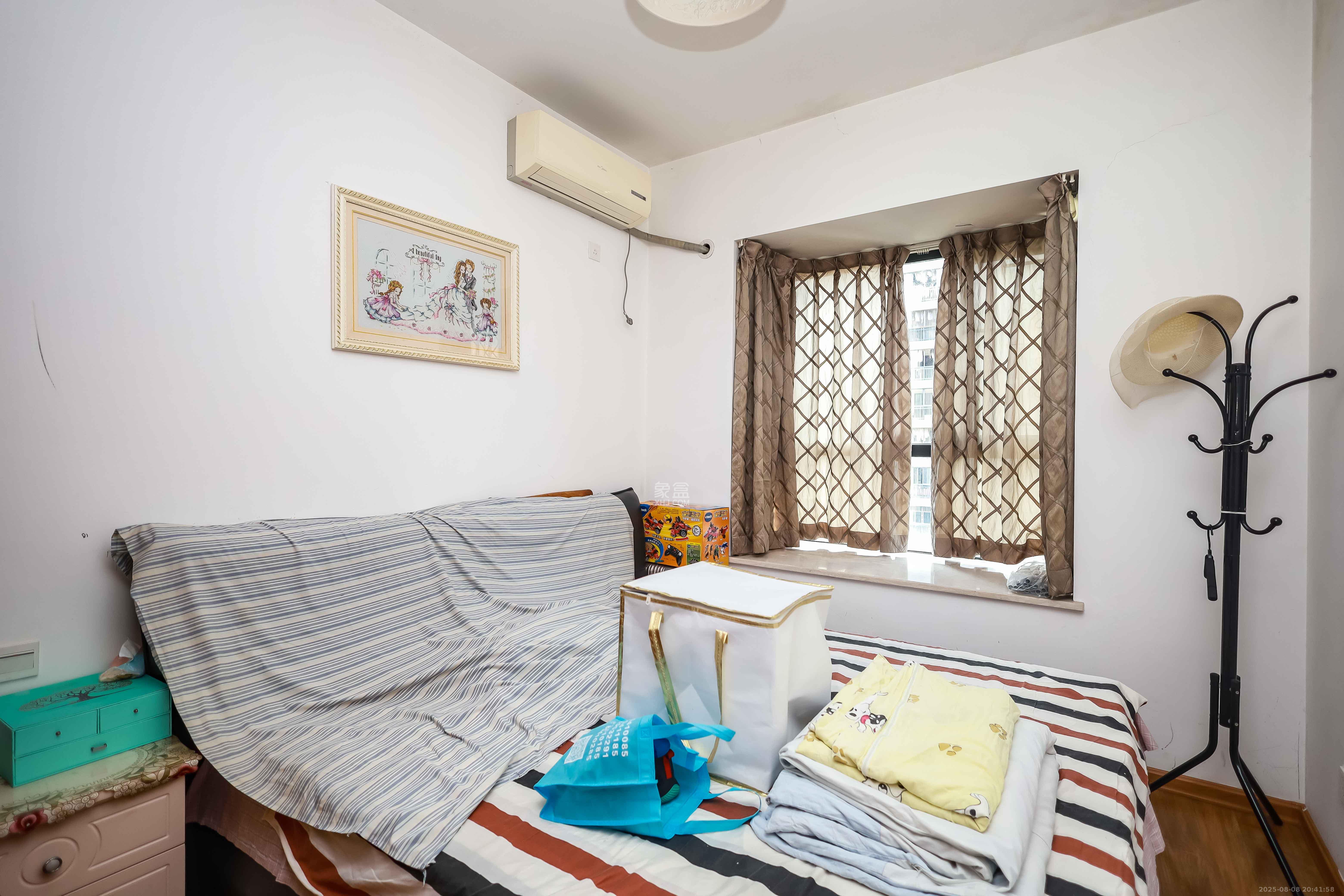 莱茵城 3室2厅1卫 100.0万 莱茵城 3室2厅1卫 100.0万卧室