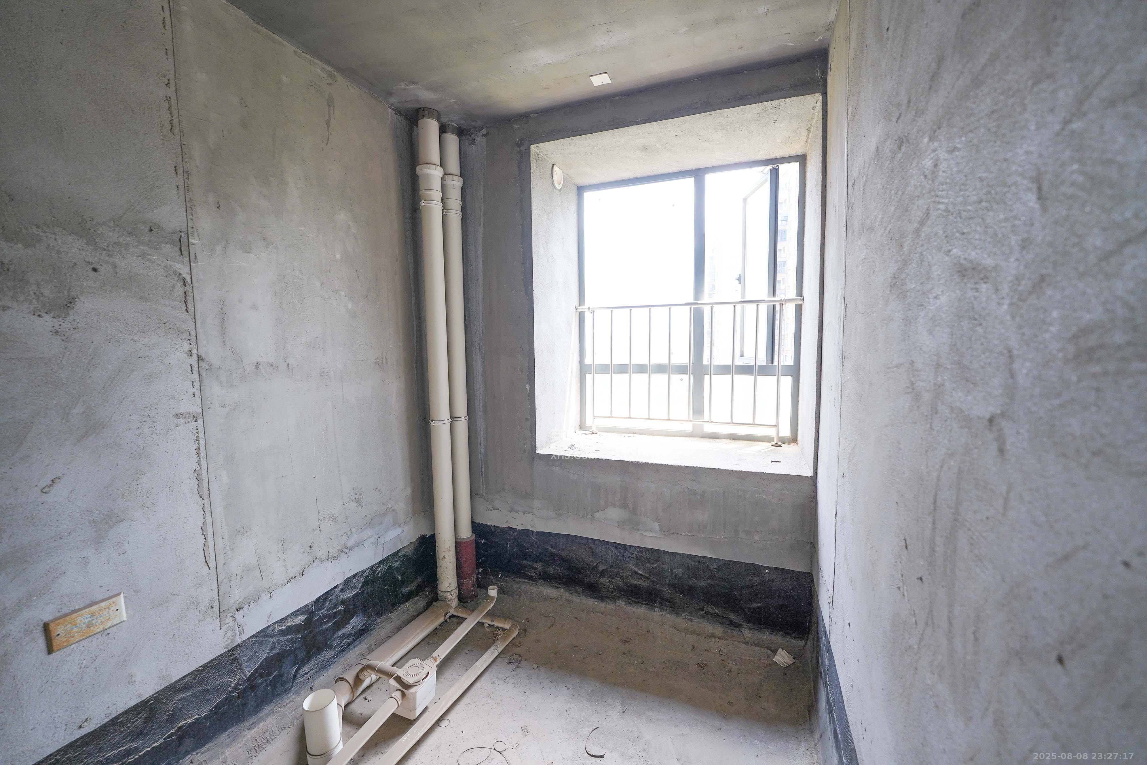 和美星城 5室2厅1卫 150.0万 和美星城 5室2厅1卫 150.0万卫生间