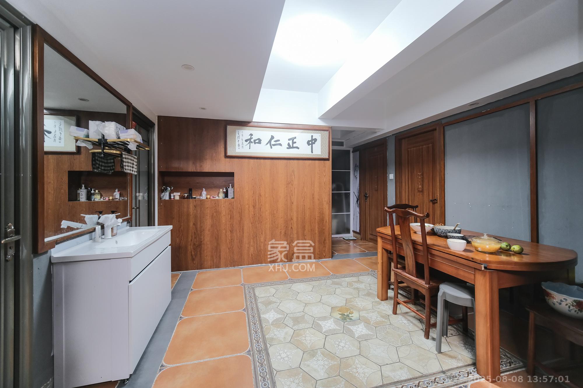 保利香槟国际  1室0厅0卫    88.0万 保利香槟国际  1室0厅0卫    88.0万客厅