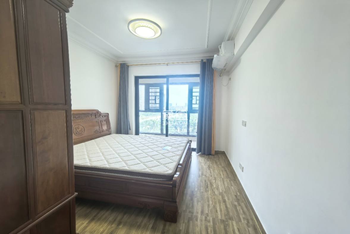 伊泰天骄三期 3室2厅2卫 170.0万 伊泰天骄三期 3室2厅2卫 170.0万室内图