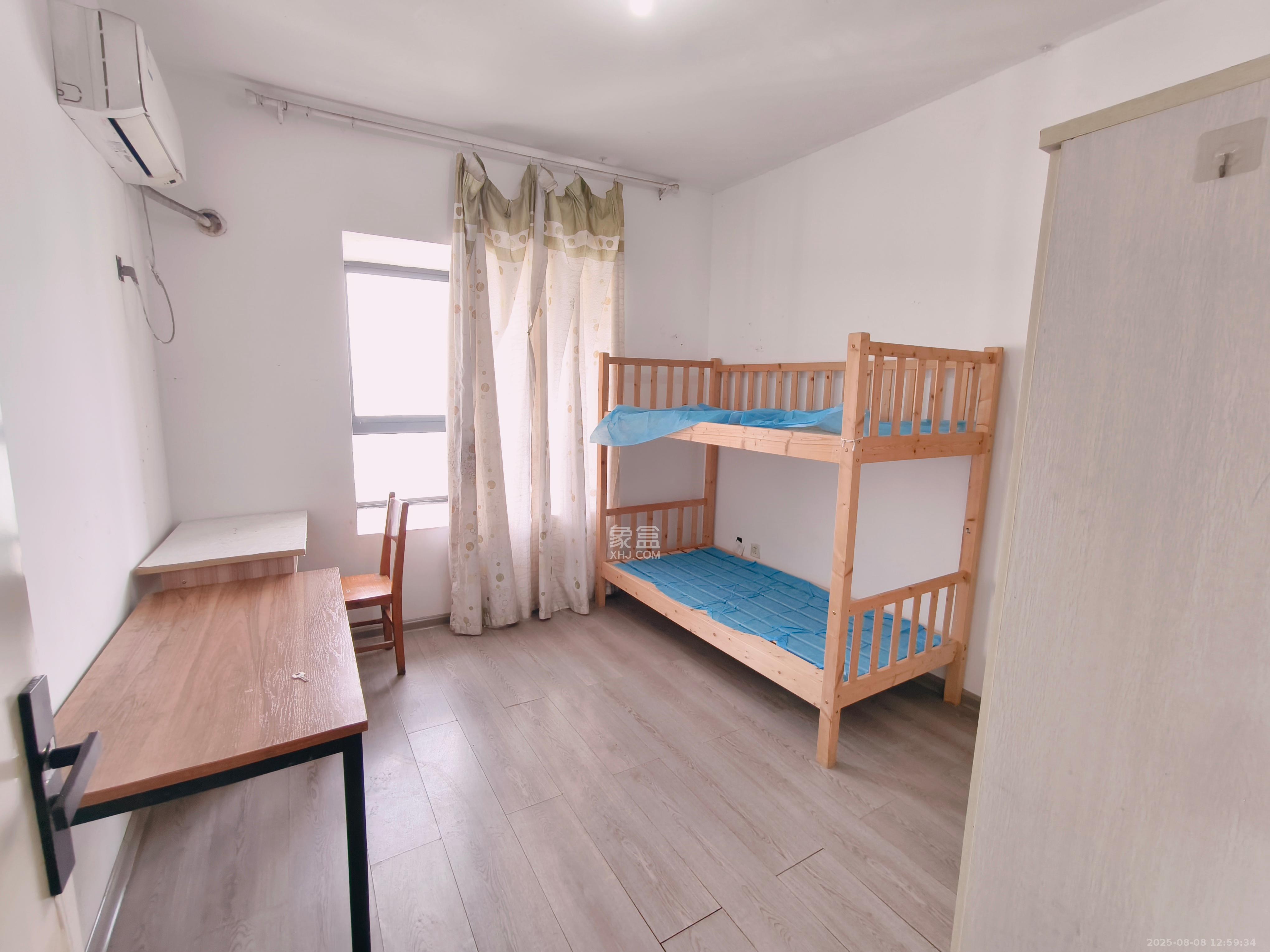 曙光领峰(曙光家园) 4室2厅1卫 2600.0元/月 曙光领峰(曙光家园) 4室2厅1卫 2600.0元/月室内图