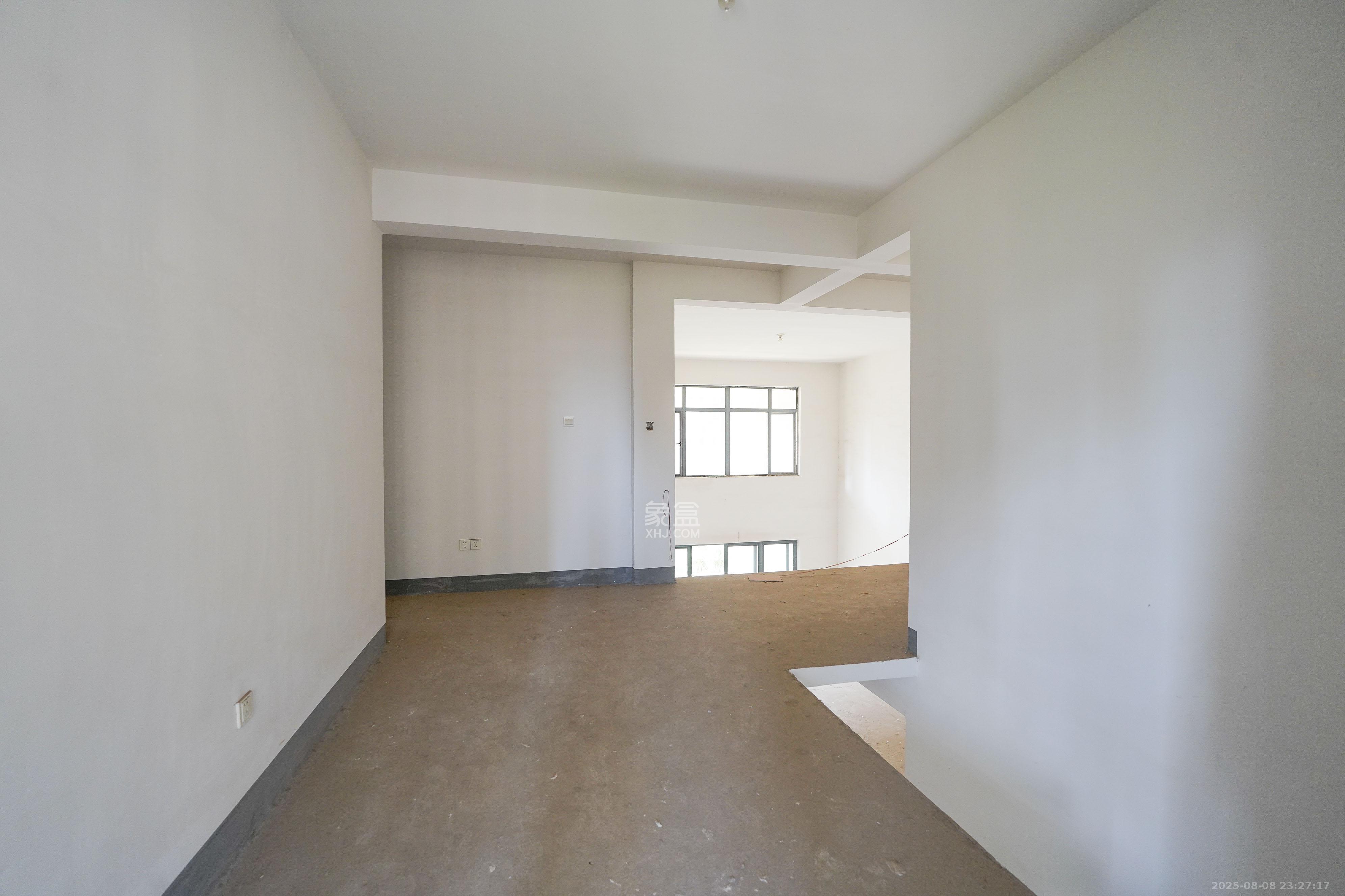 和美星城 5室2厅1卫 150.0万 和美星城 5室2厅1卫 150.0万卧室