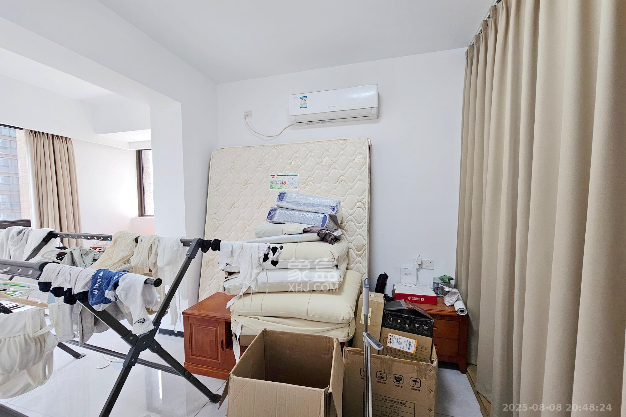 明昇壹城(明昇时代广场)二期 3室2厅2卫 170.00万 明昇壹城(明昇时代广场)二期 3室2厅2卫 170.00万卧室