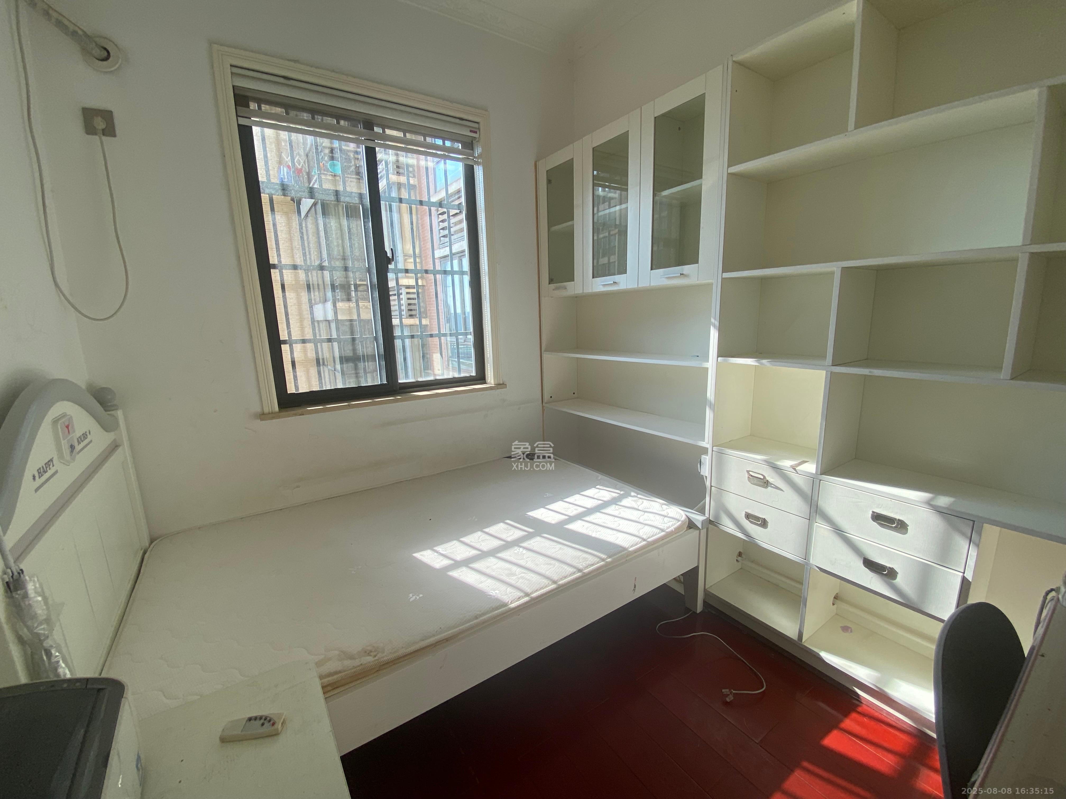 鑫远湘府逸园  3室1厅1卫    2100.0元/月 鑫远湘府逸园  3室1厅1卫    2100.0元/月室内图