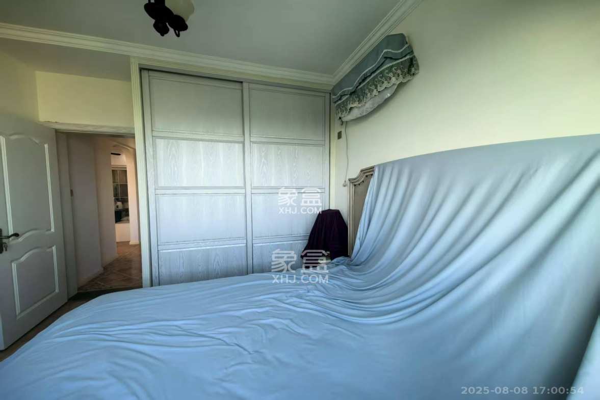 长房半岛蓝湾(观山月)  3室2厅1卫    2500.0元/月 长房半岛蓝湾(观山月)  3室2厅1卫    2500.0元/月室内图