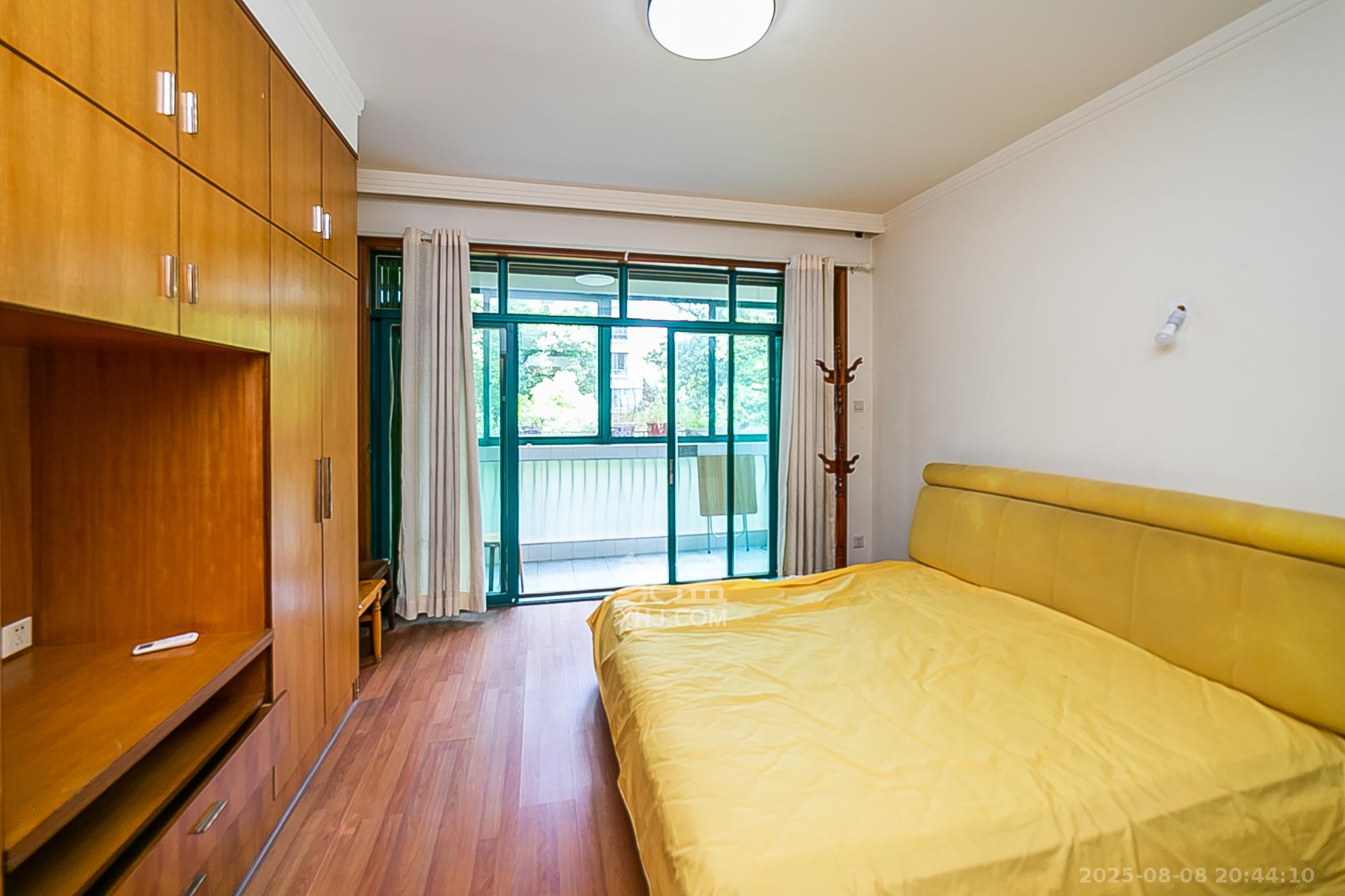 华盛家园  3室2厅2卫    96.0万 华盛家园  3室2厅2卫    96.0万卧室