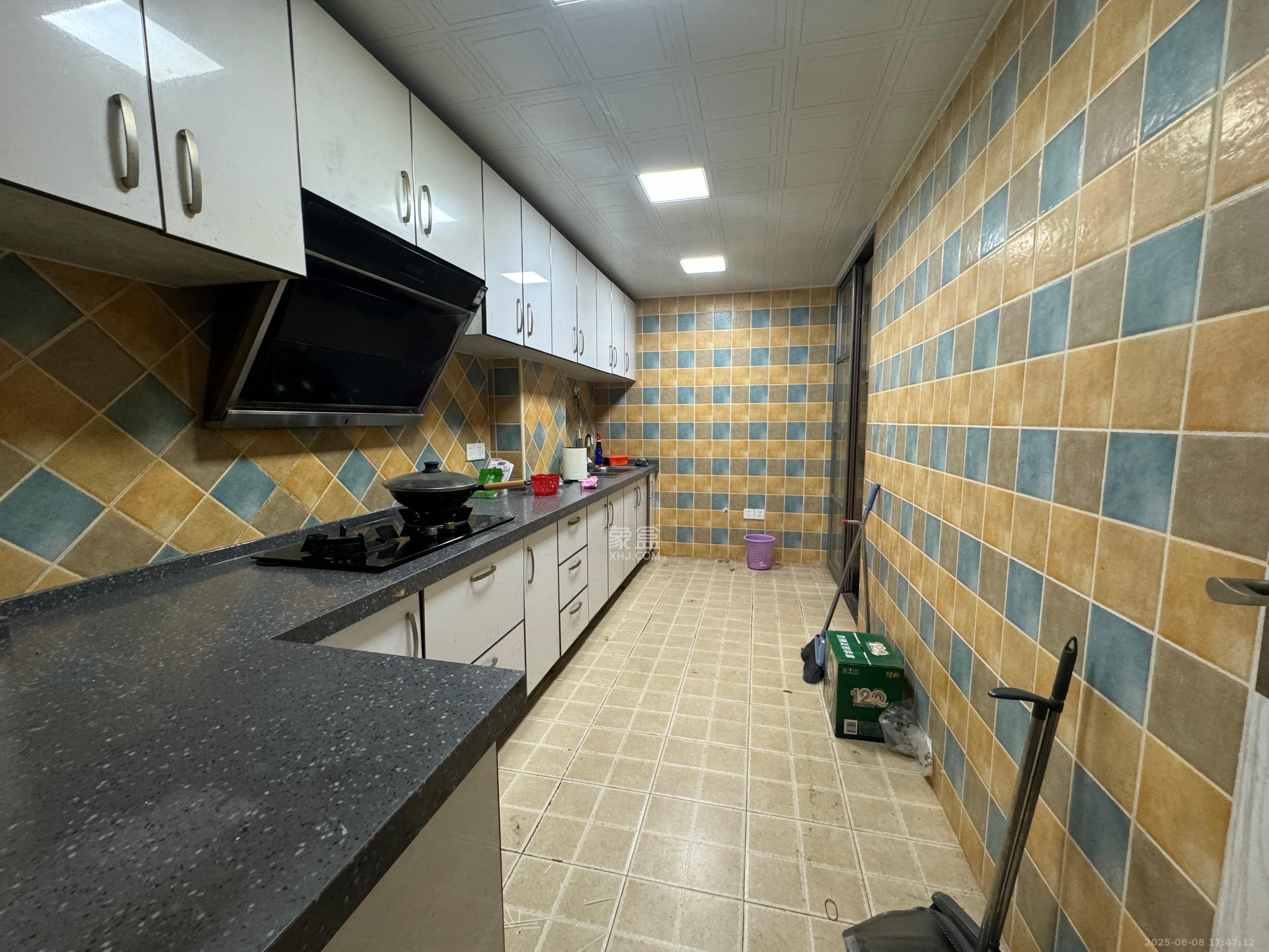 中信凯旋蓝岸(中信新城三期)  3室2厅1卫    2400.0元/月 中信凯旋蓝岸(中信新城三期)  3室2厅1卫    2400.0元/月室内图