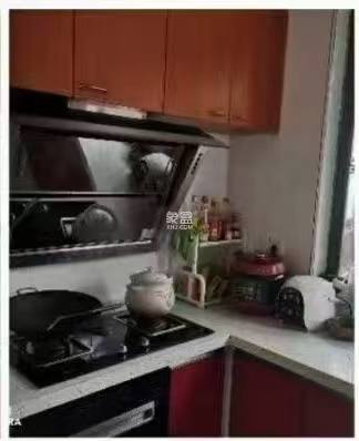 精锐华府(精锐华庭) 3室2厅2卫 1680.0元/月 精锐华府(精锐华庭) 3室2厅2卫 1680.0元/月室内图