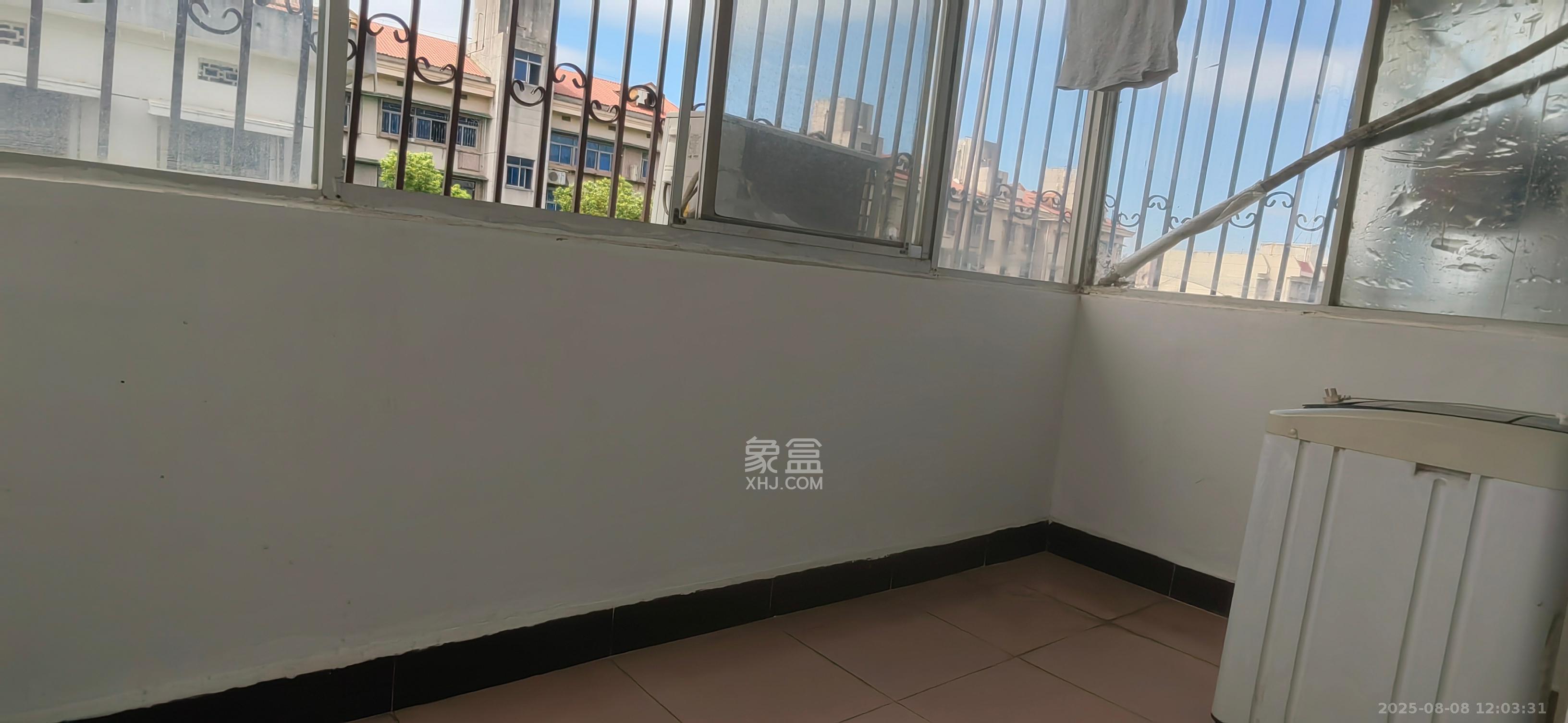 荷花园小区（安置房小区）  2室1厅1卫   1400.00元/月室内图