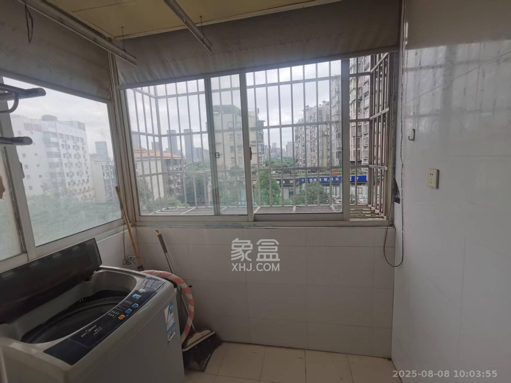 麓山才苑  3室2厅2卫   3500.00元/月室内图