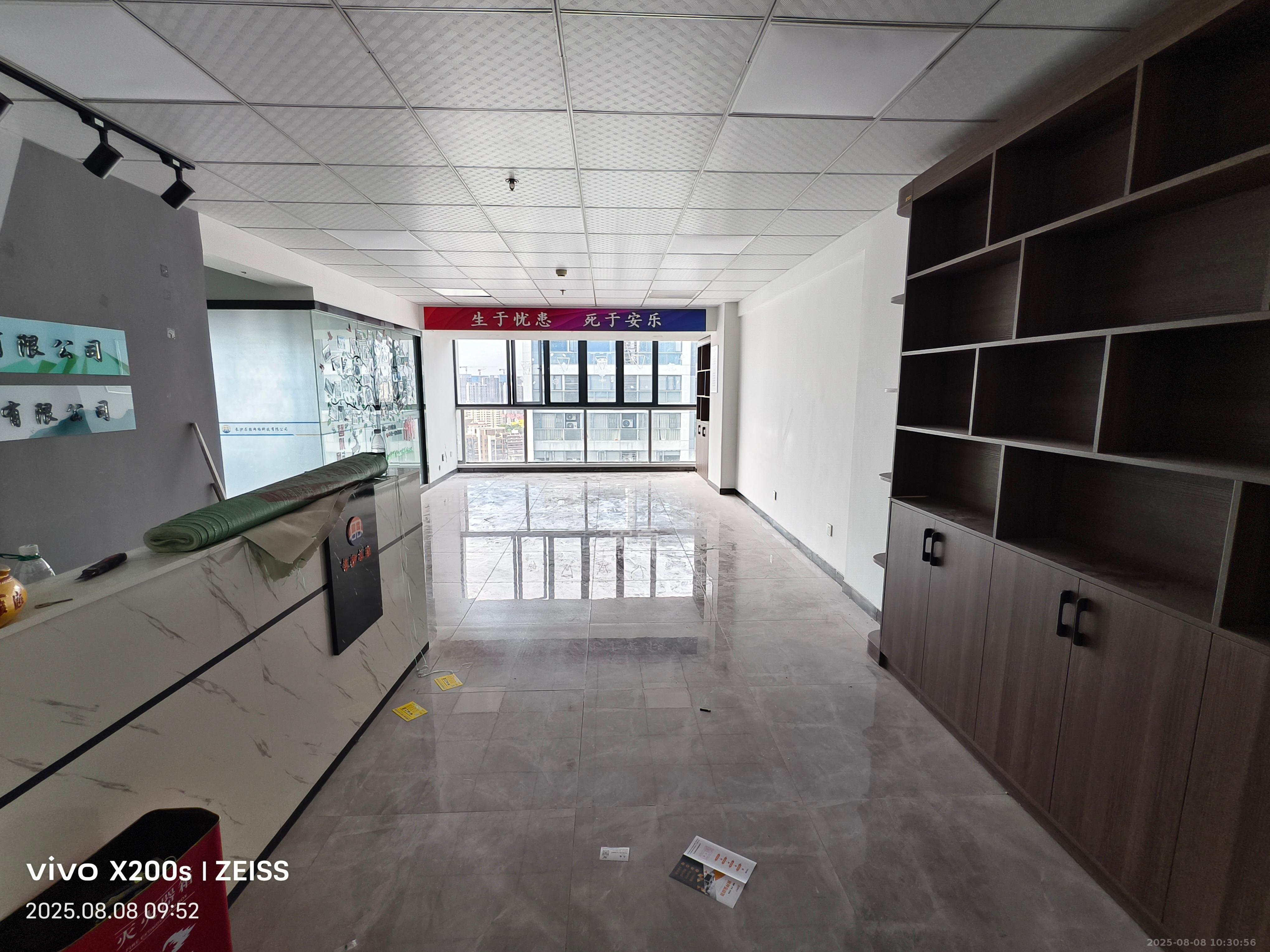 复地星光天地  5室1厅1卫    8000.0元/月 复地星光天地  5室1厅1卫    8000.0元/月