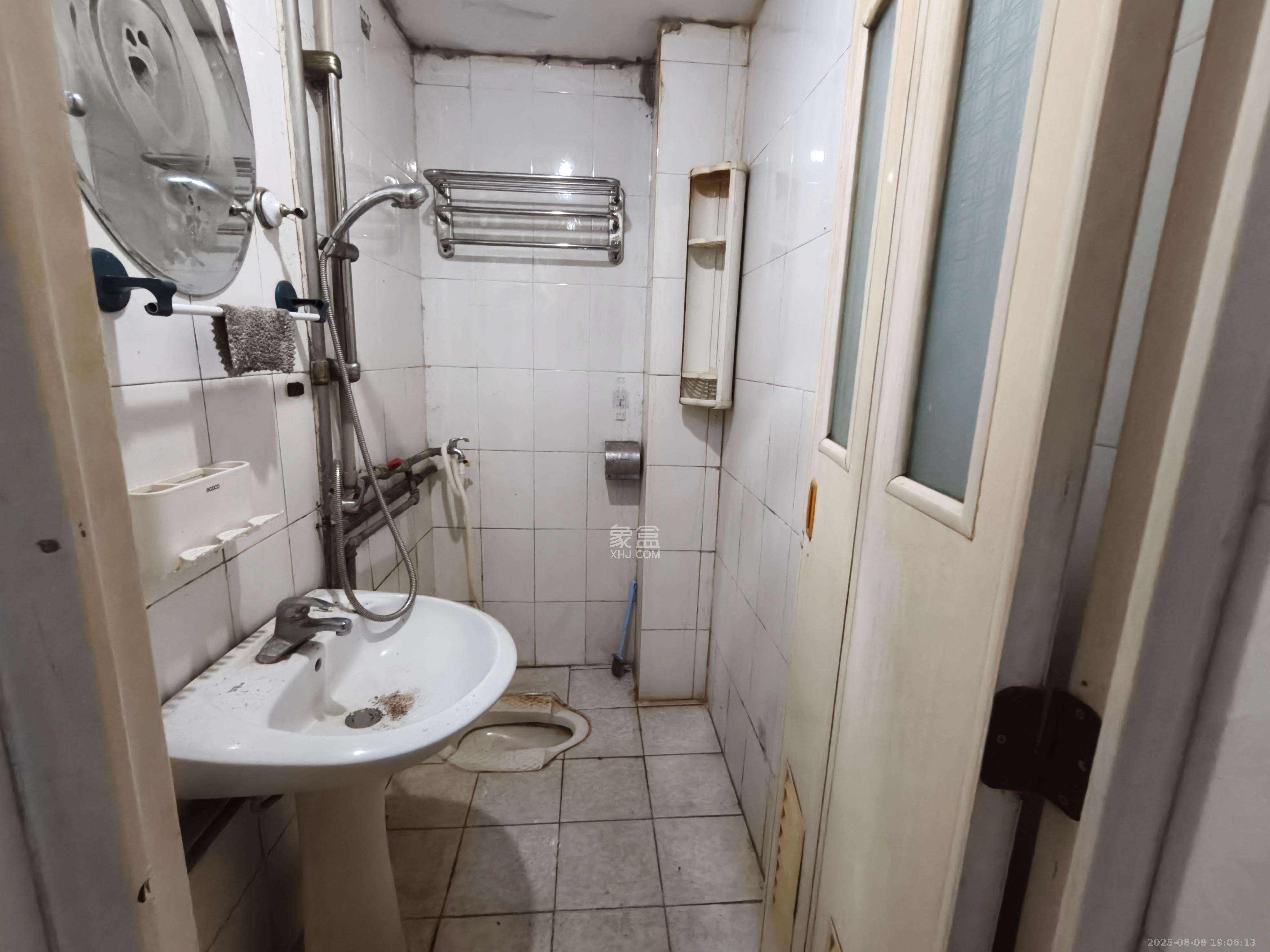 妹子山社区（曙光社区）  1室1厅1卫    1000.0元/月室内图