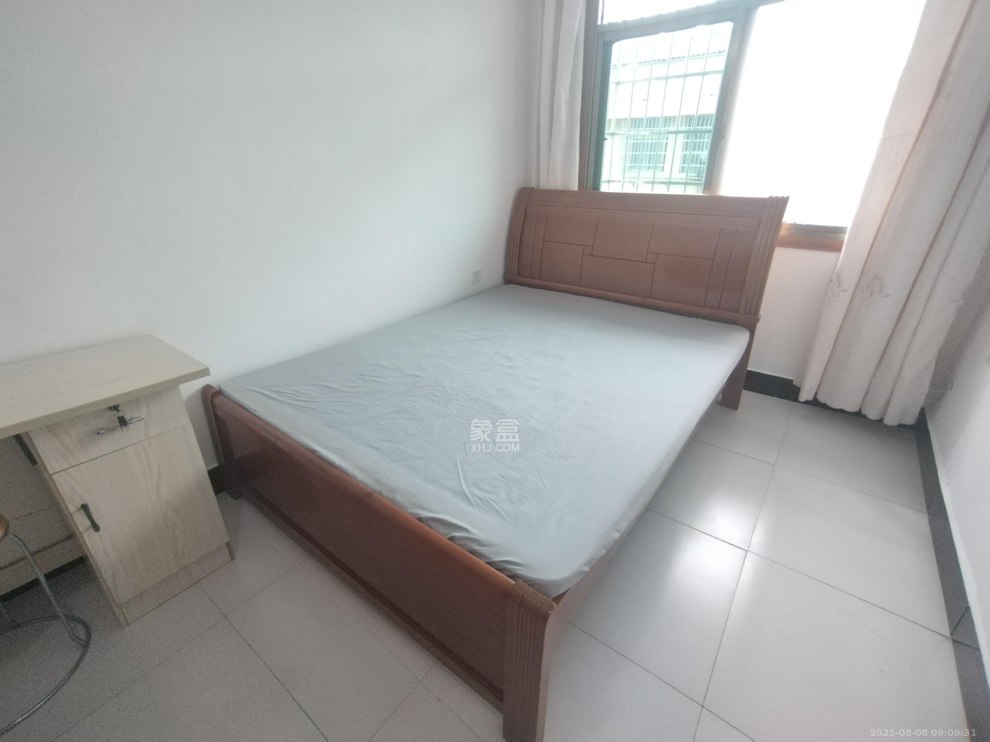 黄荆小区  1室1厅1卫   1200.00元/月室内图