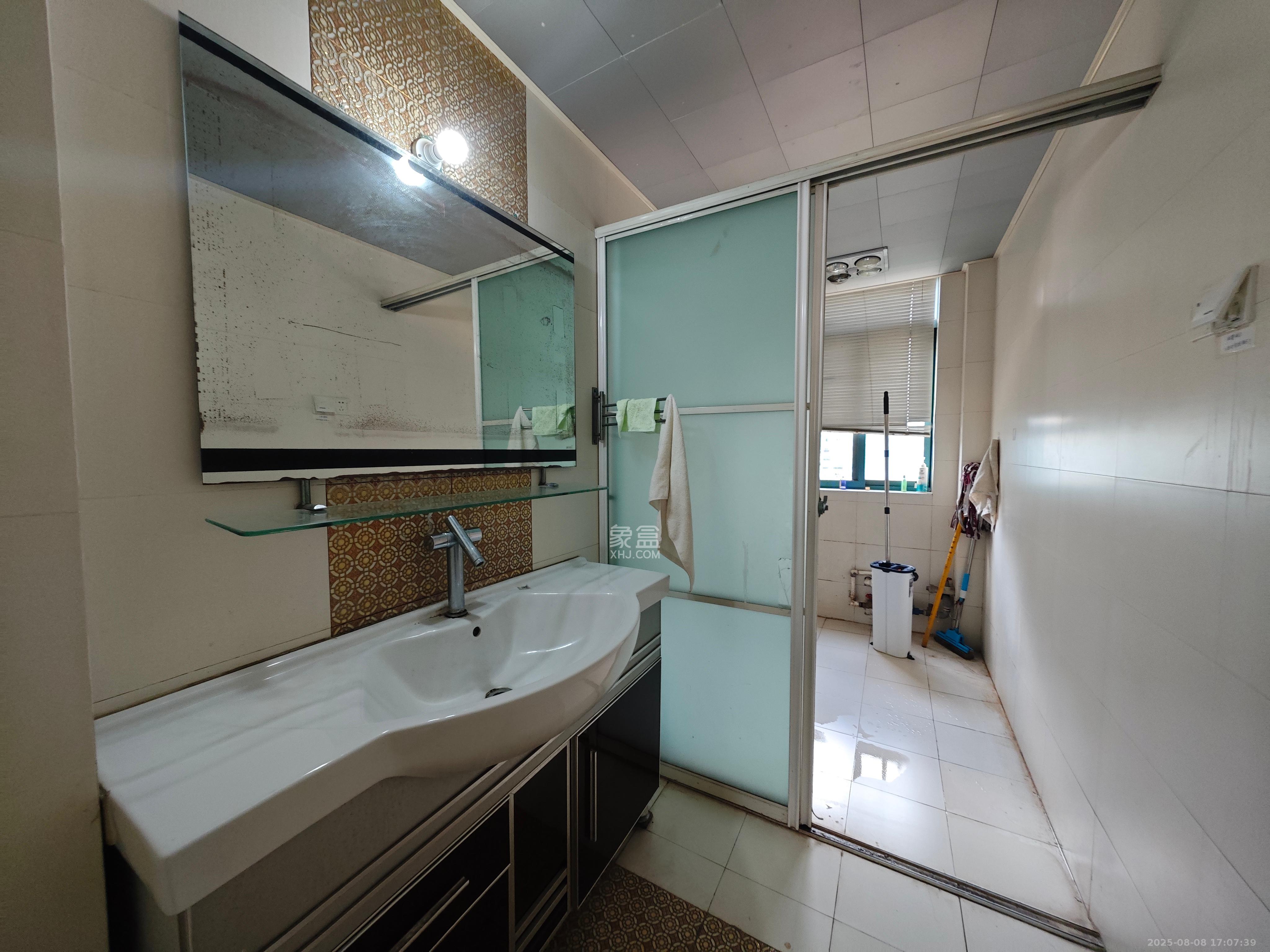 圣爵菲斯  3室2厅2卫    2180.0元/月 圣爵菲斯  3室2厅2卫    2180.0元/月室内图