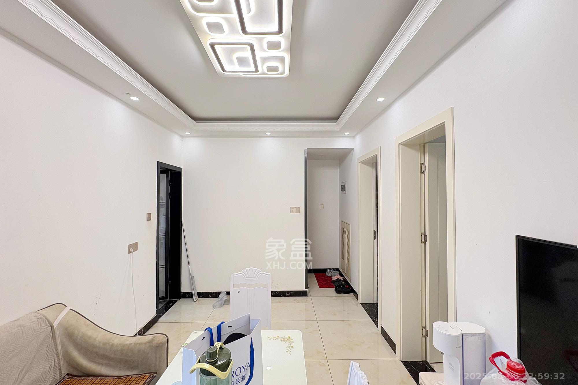 长勘院(文艺路26号)  2室1厅1卫    48.0万 长勘院(文艺路26号)  2室1厅1卫    48.0万客厅