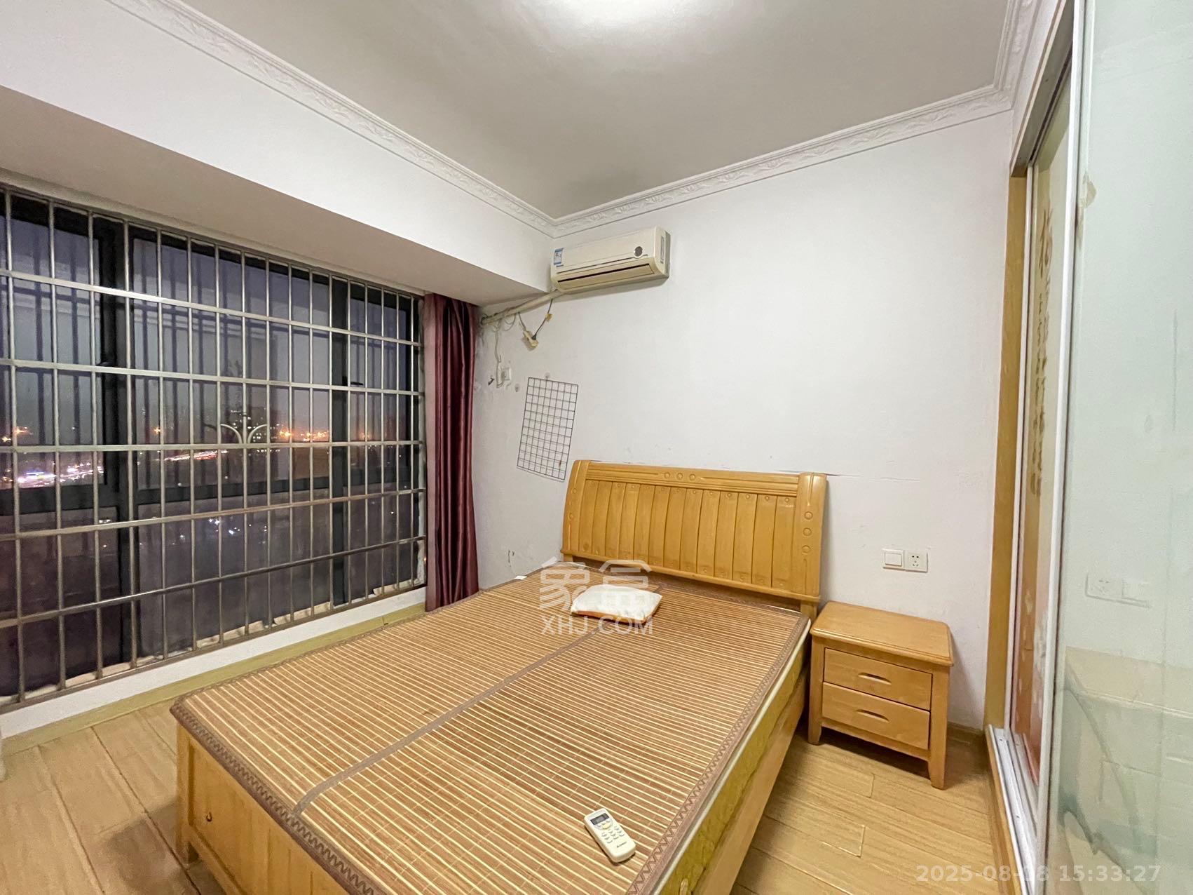 红公馆(前程丽景大厦)  3室2厅1卫    2200.0元/月 红公馆(前程丽景大厦)  3室2厅1卫    2200.0元/月室内图