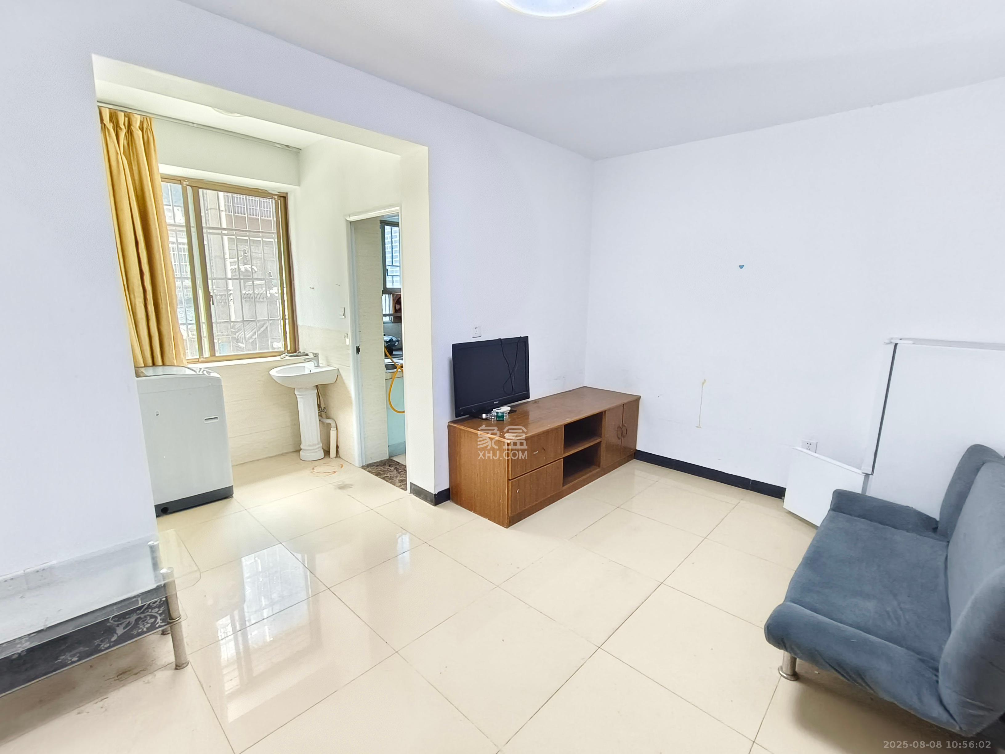 高正街散盘  1室0厅0卫    1800.0元/月 高正街散盘  1室0厅0卫    1800.0元/月