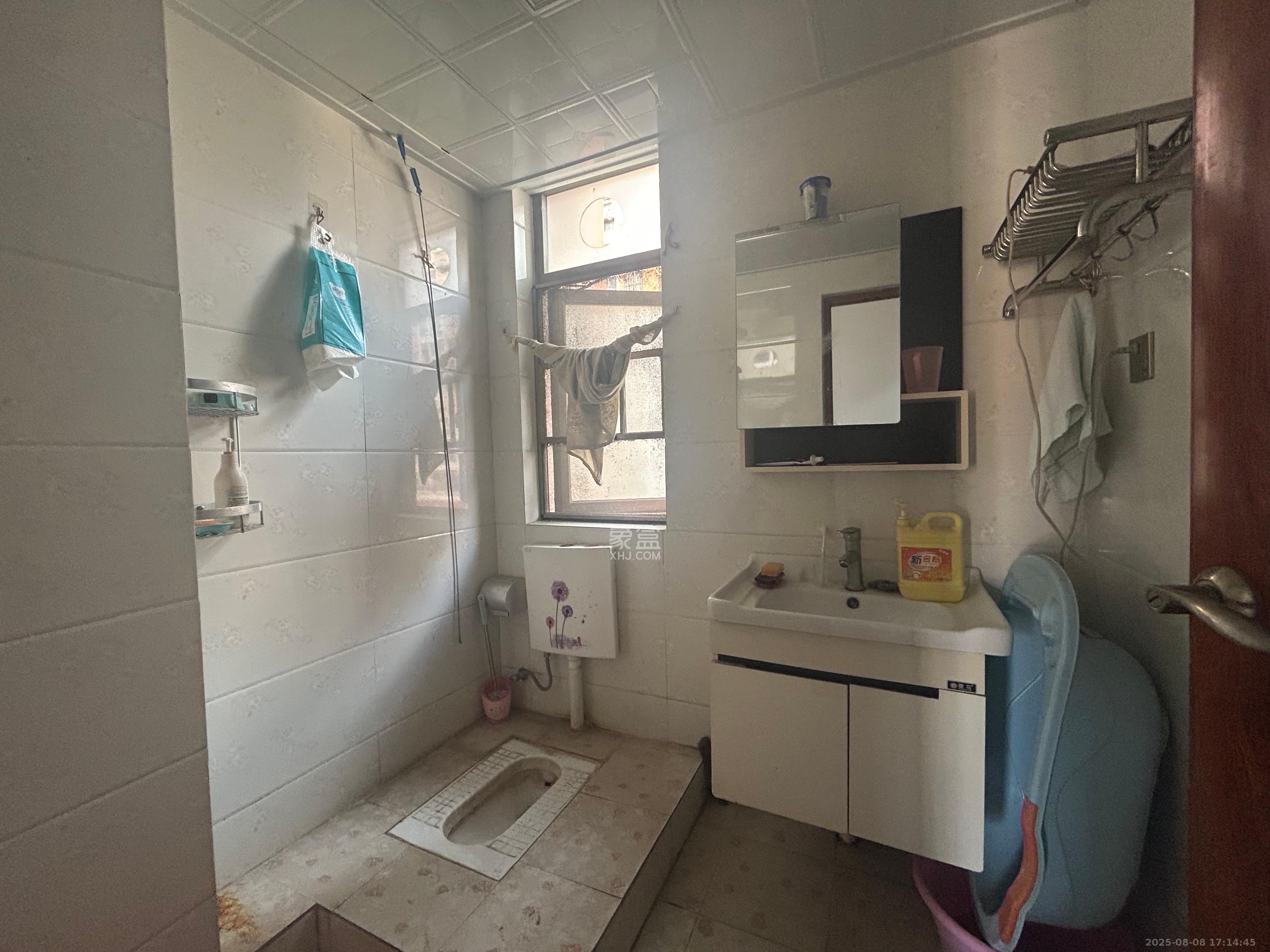 米兰春天  4室2厅2卫    2200.0元/月室内图