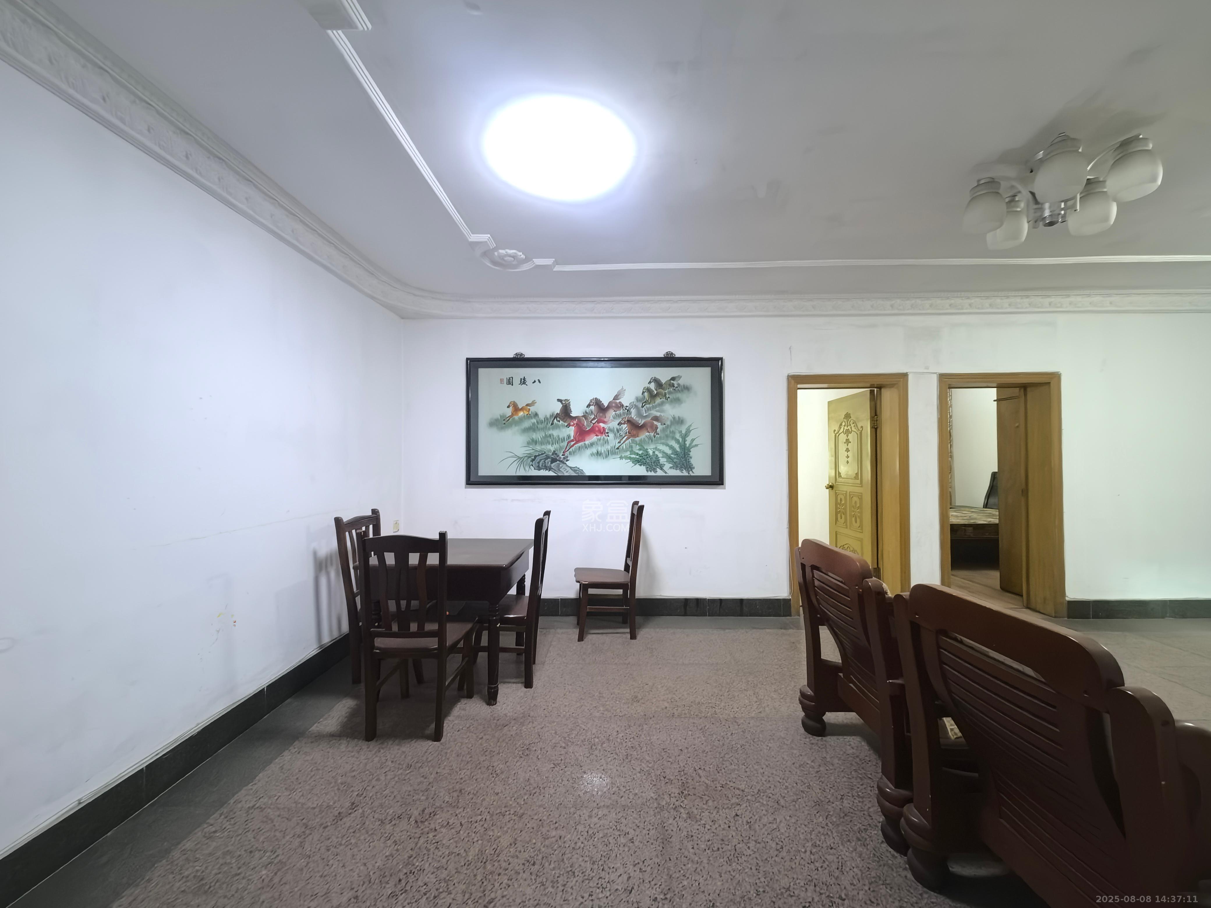 便河边社区 4室2厅1卫 3300.0元/月 便河边社区 4室2厅1卫 3300.0元/月室内图