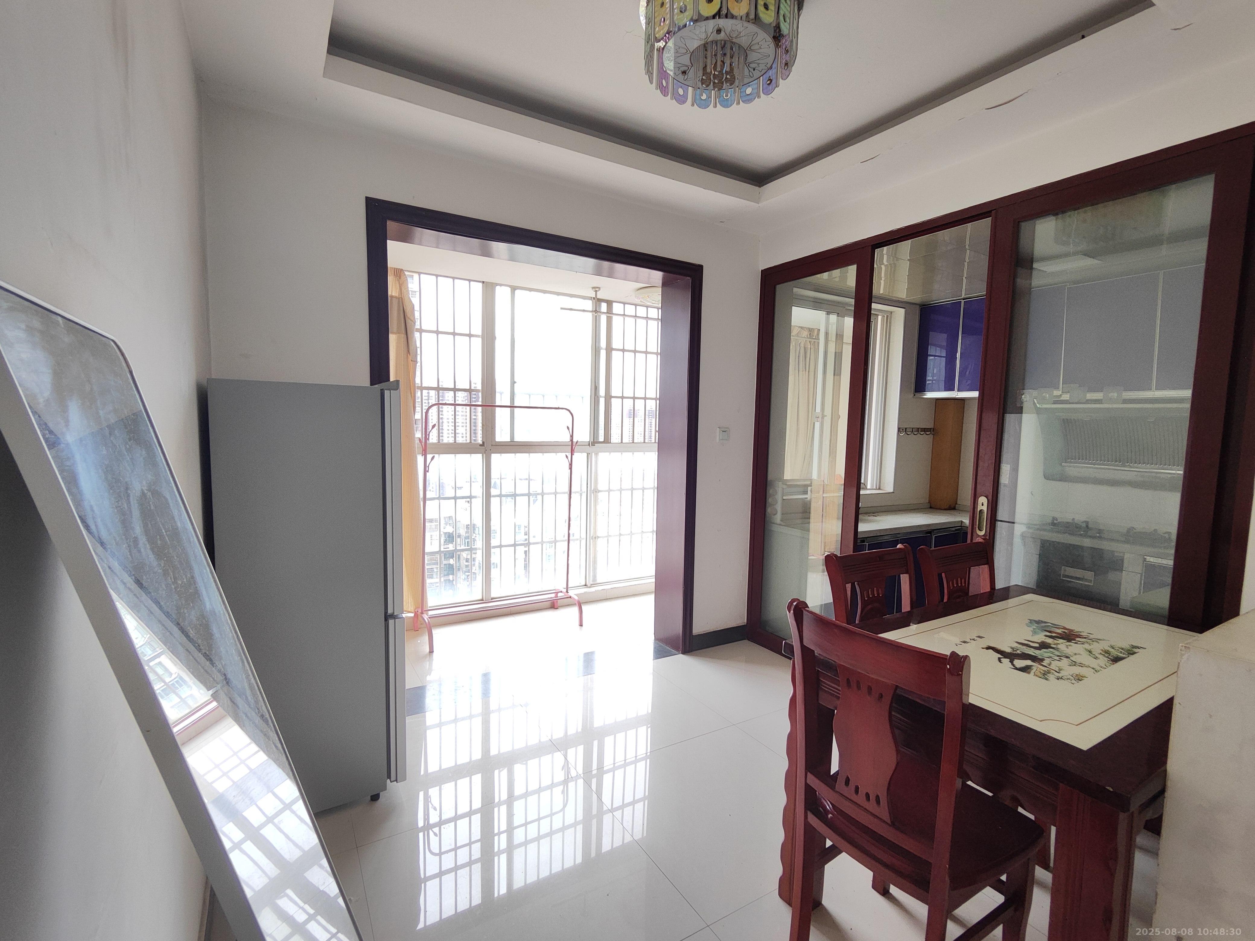 圣力华苑 3室2厅2卫 1600.0元/月 圣力华苑 3室2厅2卫 1600.0元/月室内图