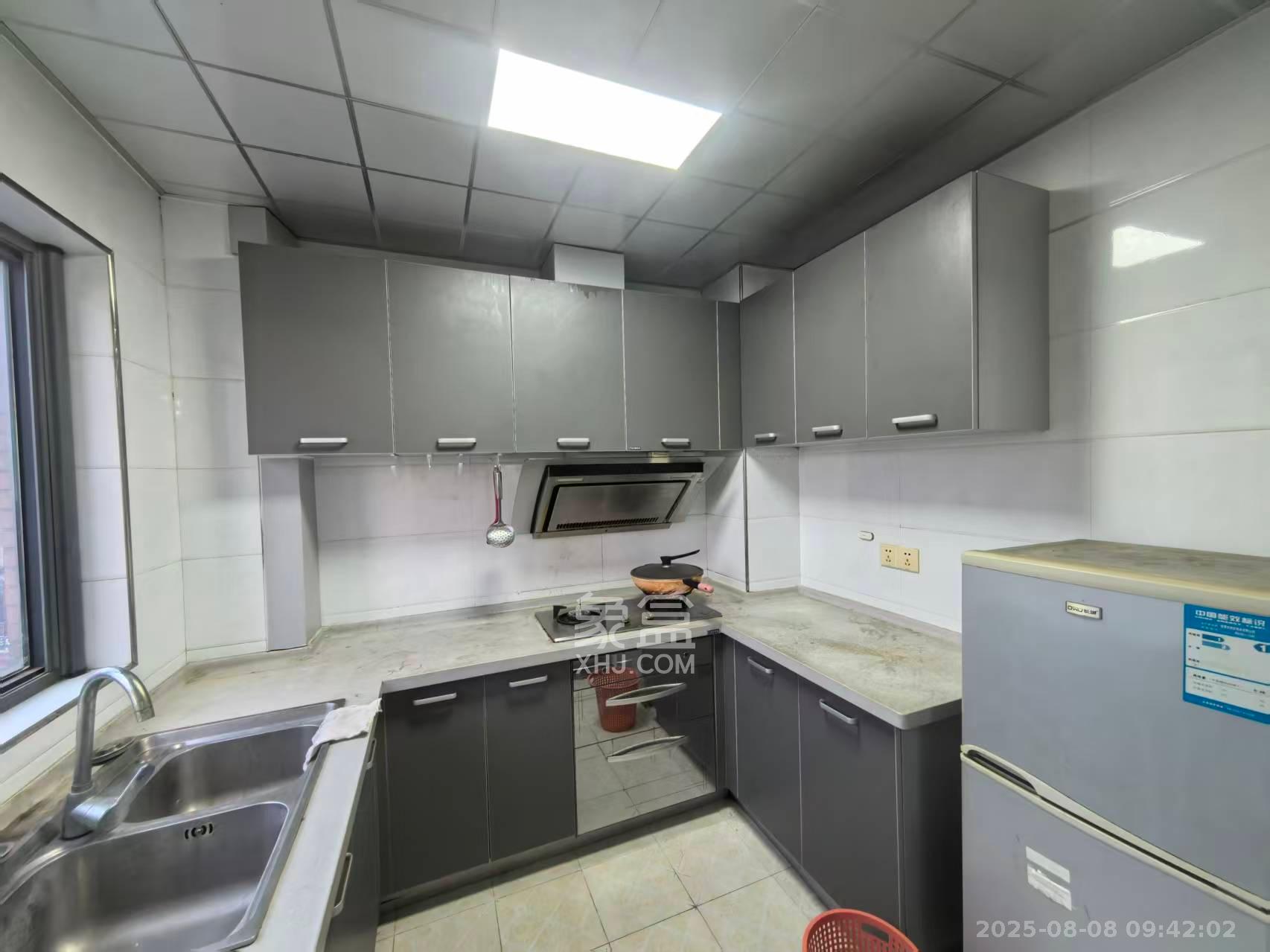 万芙锦城 3室2厅2卫 2600.0元/月 万芙锦城 3室2厅2卫 2600.0元/月室内图