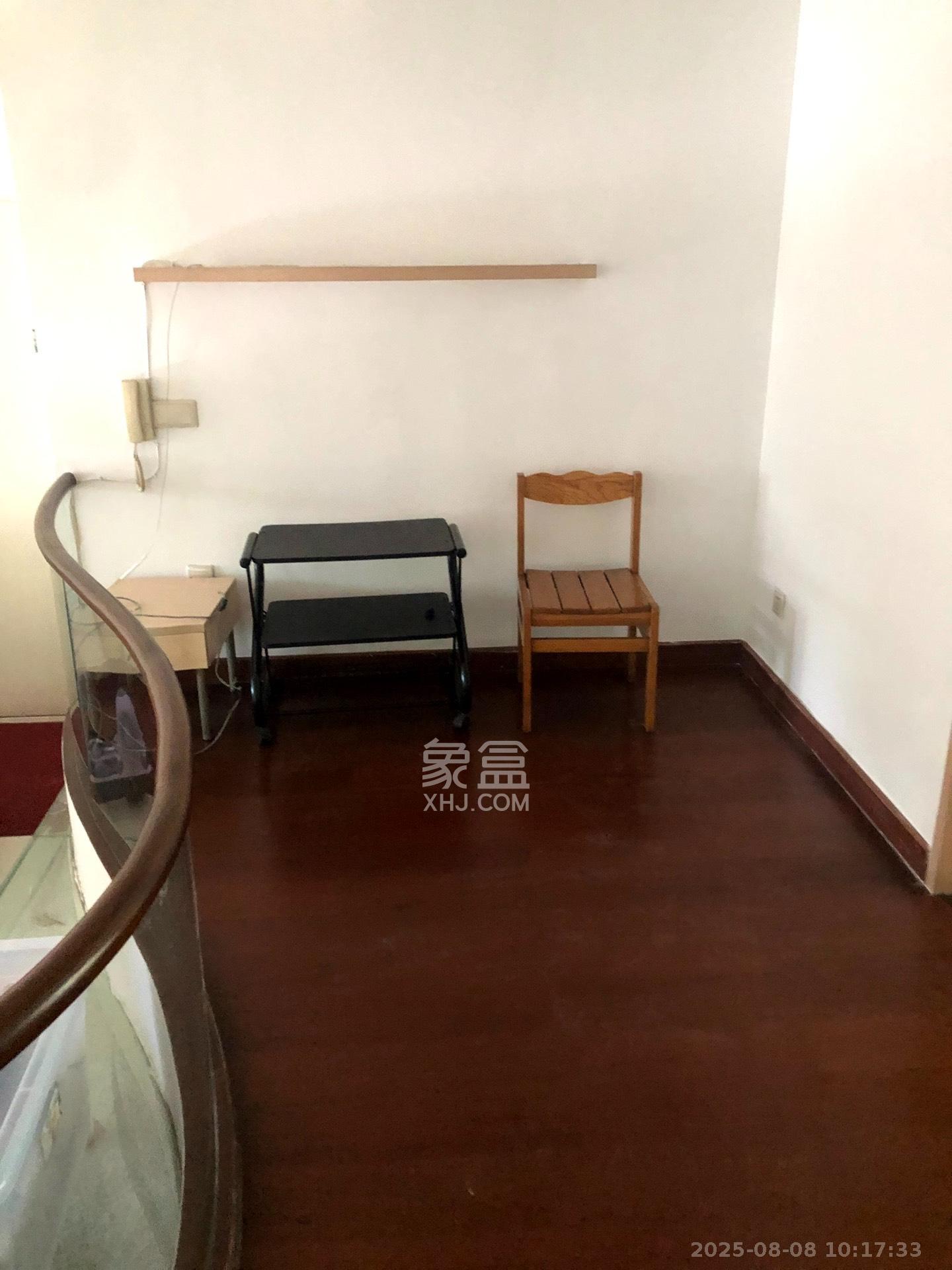 万事佳景园  4室2厅2卫    3800.0元/月室内图