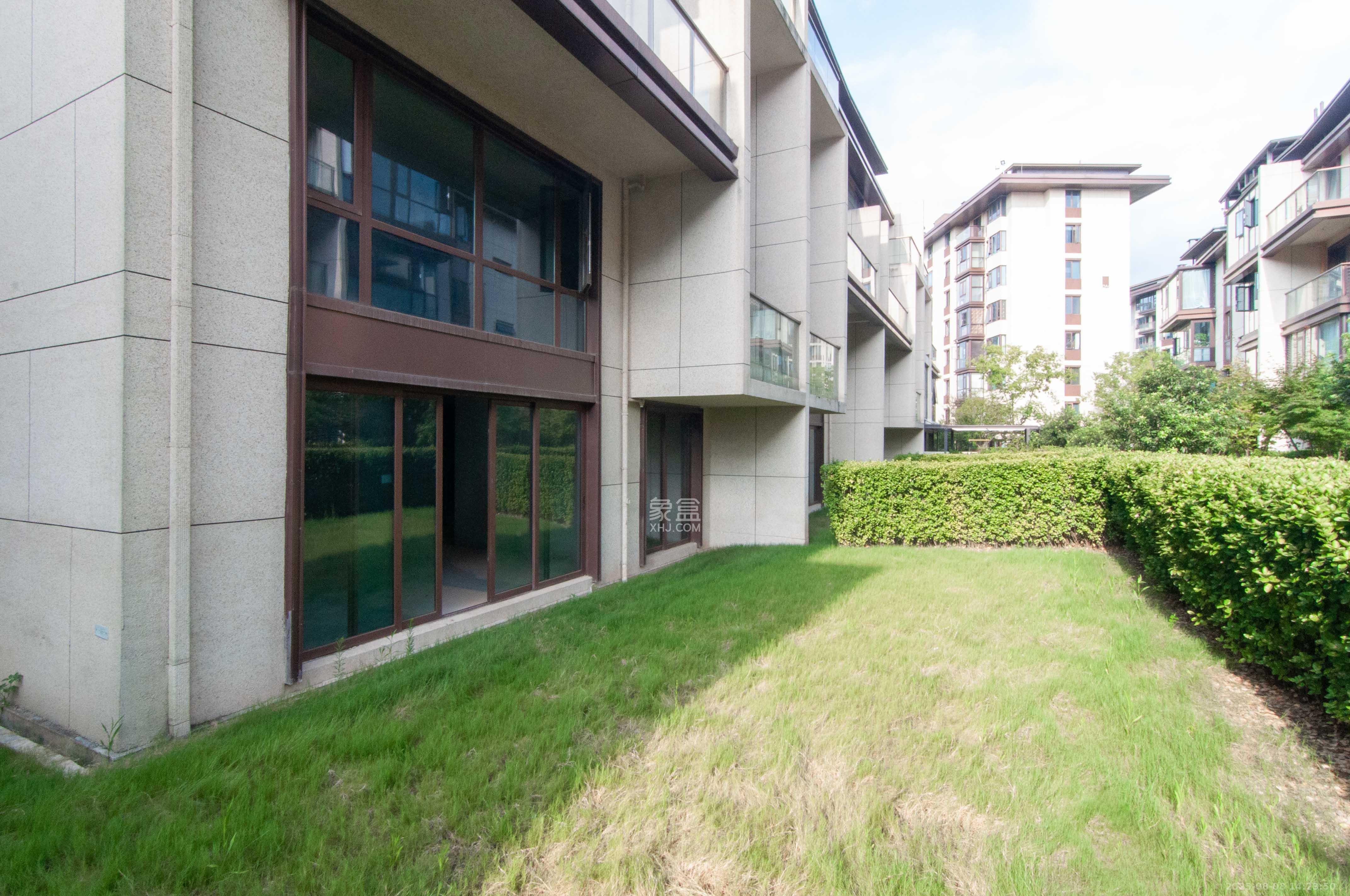 绿地麓湖郡  5室3厅3卫    406.0万 绿地麓湖郡  5室3厅3卫    406.0万其他