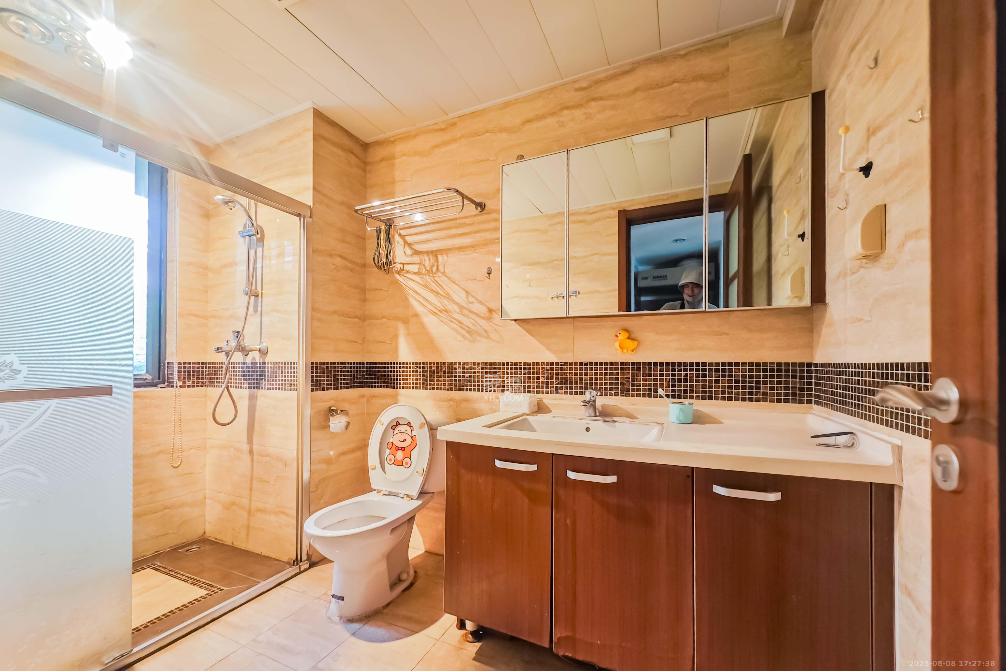 万科金域华府一期  3室2厅1卫    138.0万 万科金域华府一期  3室2厅1卫    138.0万卫生间