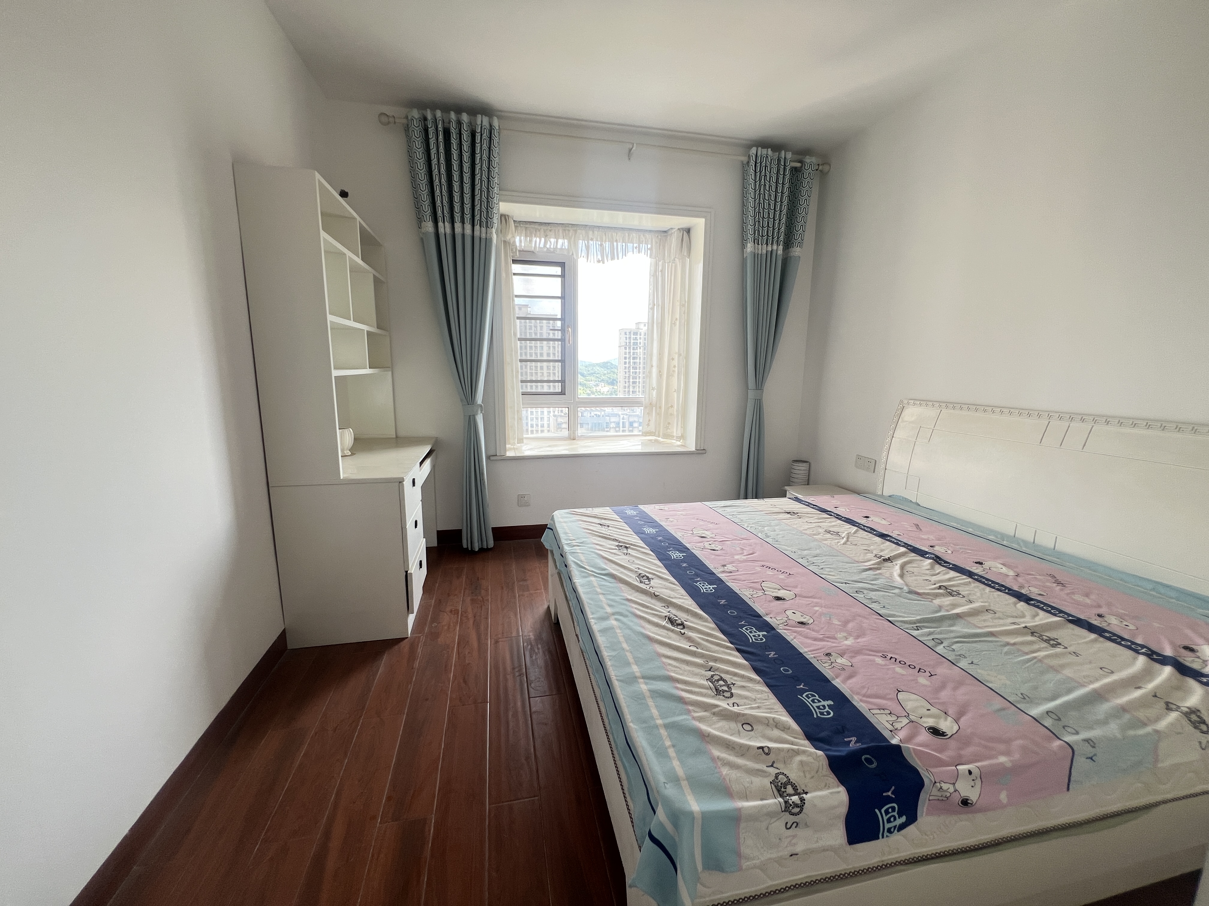 南苑上和一期  4室2厅2卫    88.8万 南苑上和一期  4室2厅2卫    88.8万客厅