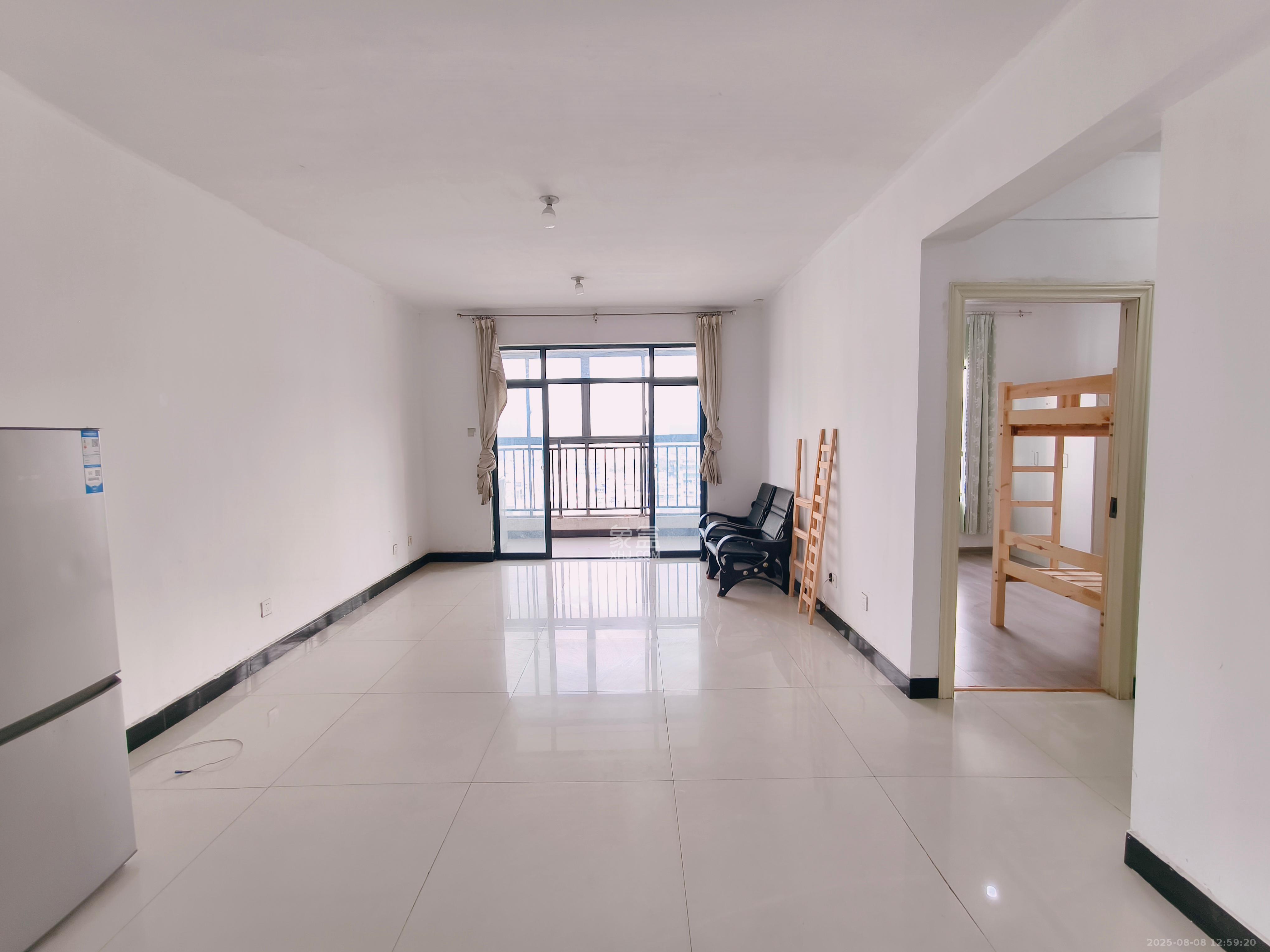 曙光领峰(曙光家园) 4室2厅1卫 2600.0元/月 曙光领峰(曙光家园) 4室2厅1卫 2600.0元/月室内图