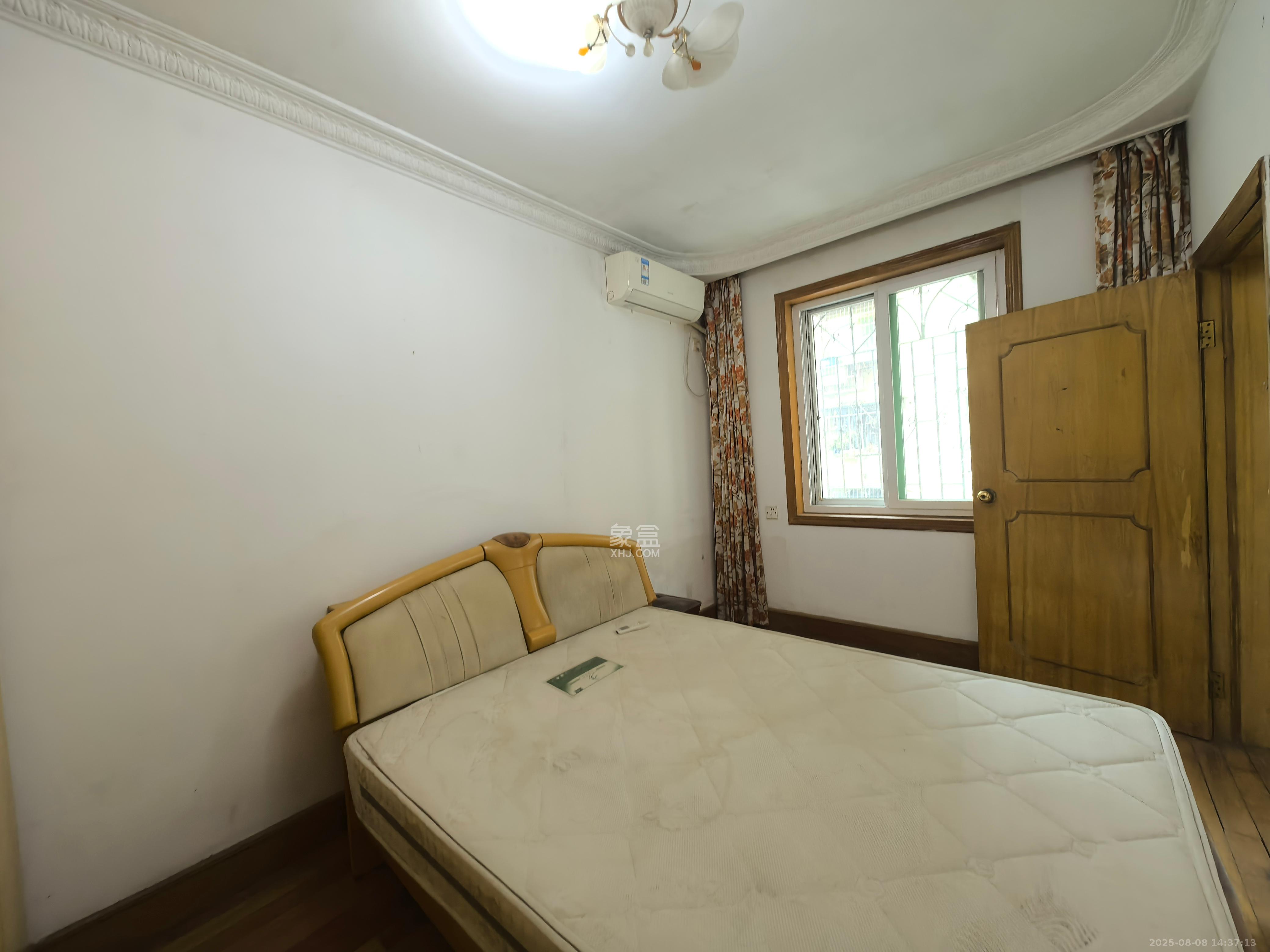 便河边社区 4室2厅1卫 3300.0元/月 便河边社区 4室2厅1卫 3300.0元/月室内图