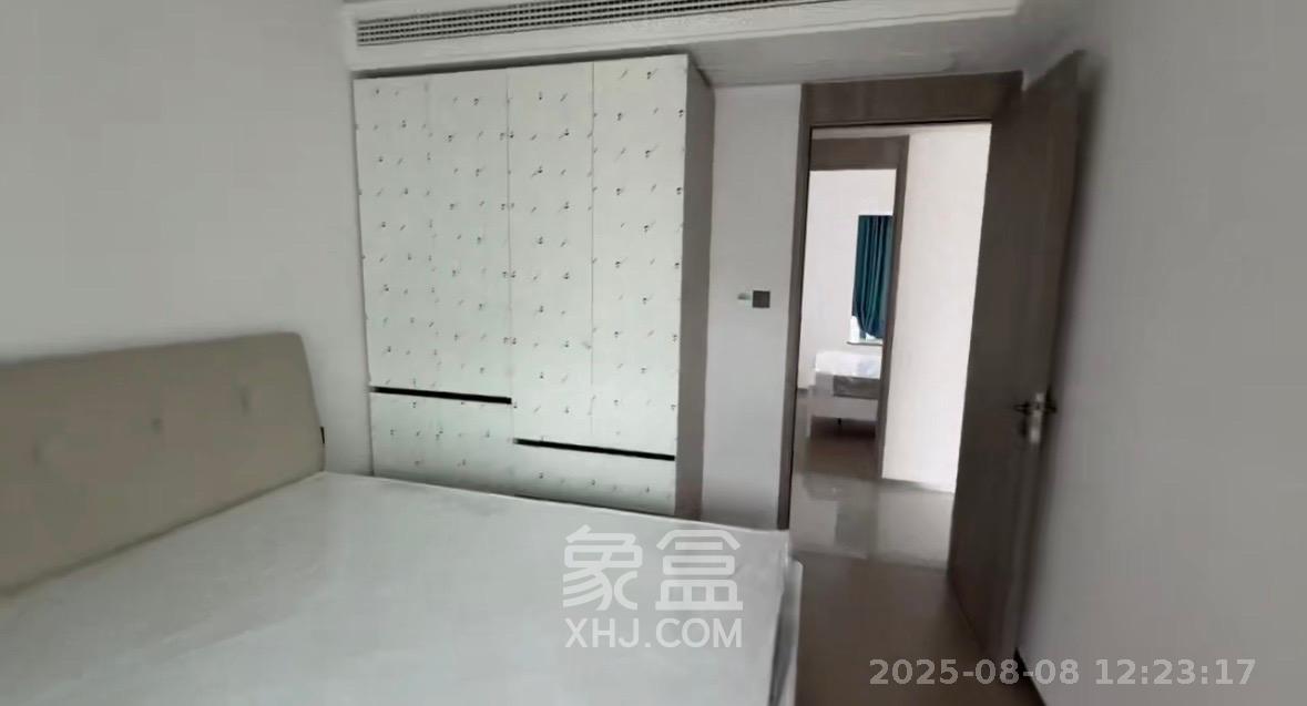 德奥悦东方  4室1厅2卫   4000.00元/月室内图