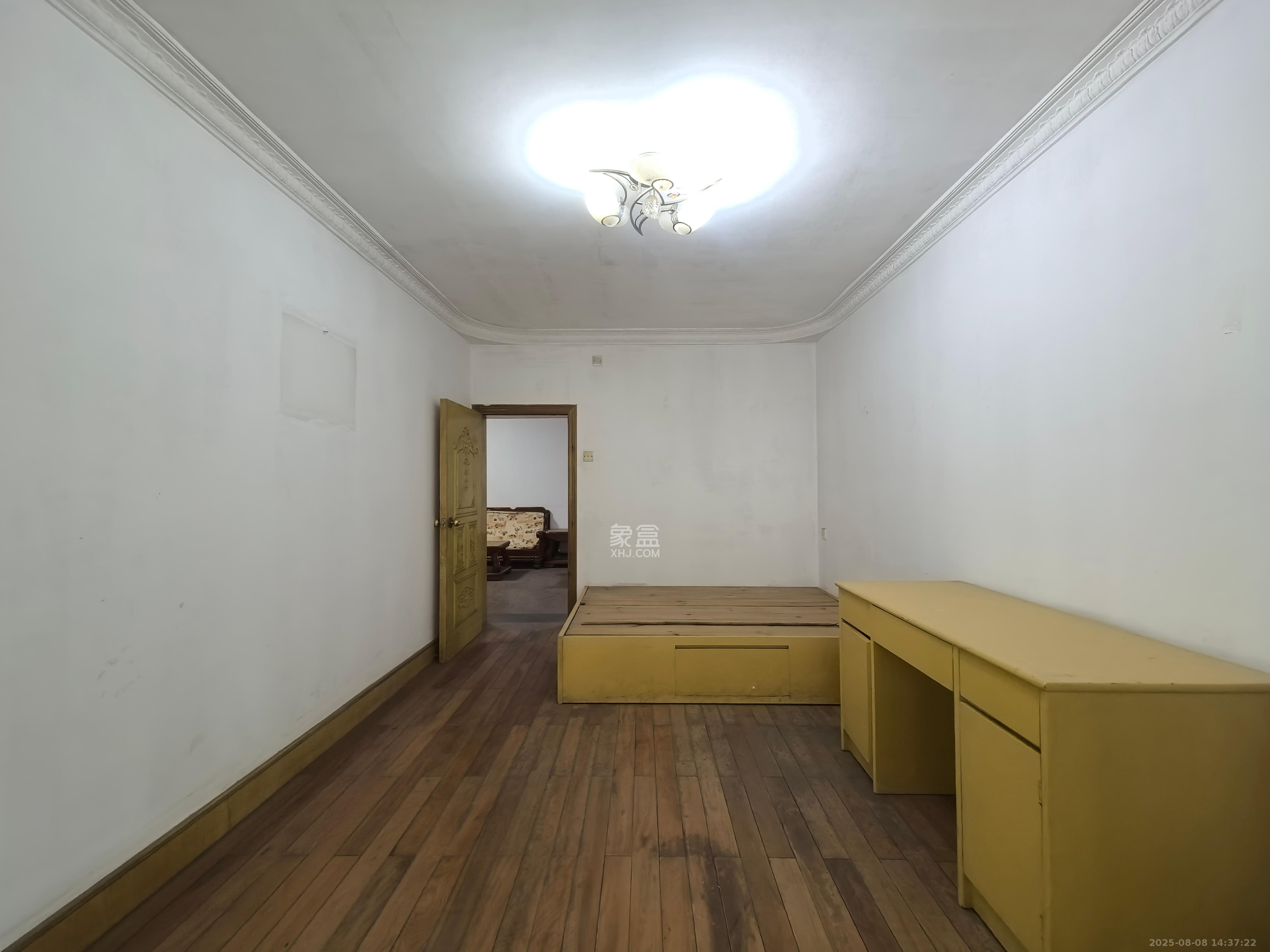 便河边社区 4室2厅1卫 3300.0元/月 便河边社区 4室2厅1卫 3300.0元/月室内图