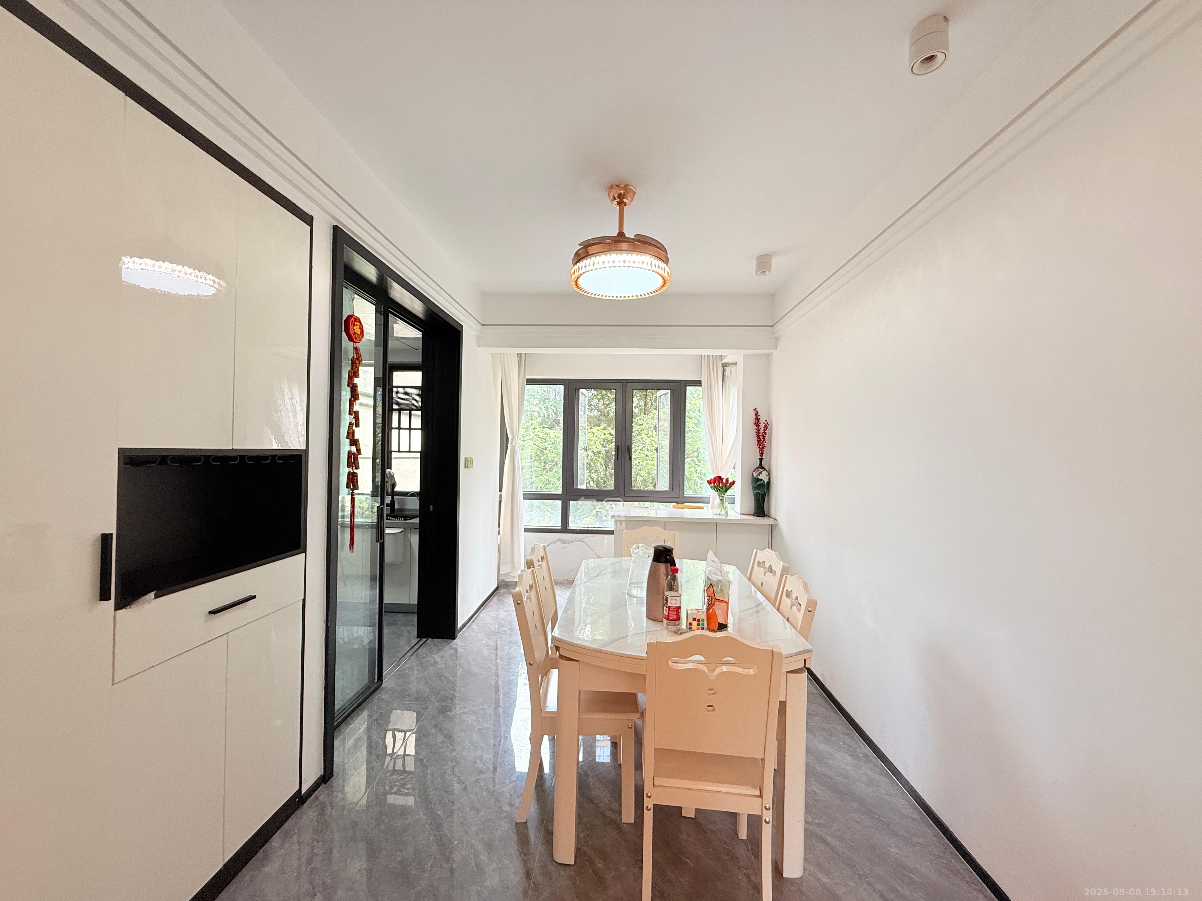 华润翡翠府  4室2厅2卫    3300.0元/月 华润翡翠府  4室2厅2卫    3300.0元/月室内图