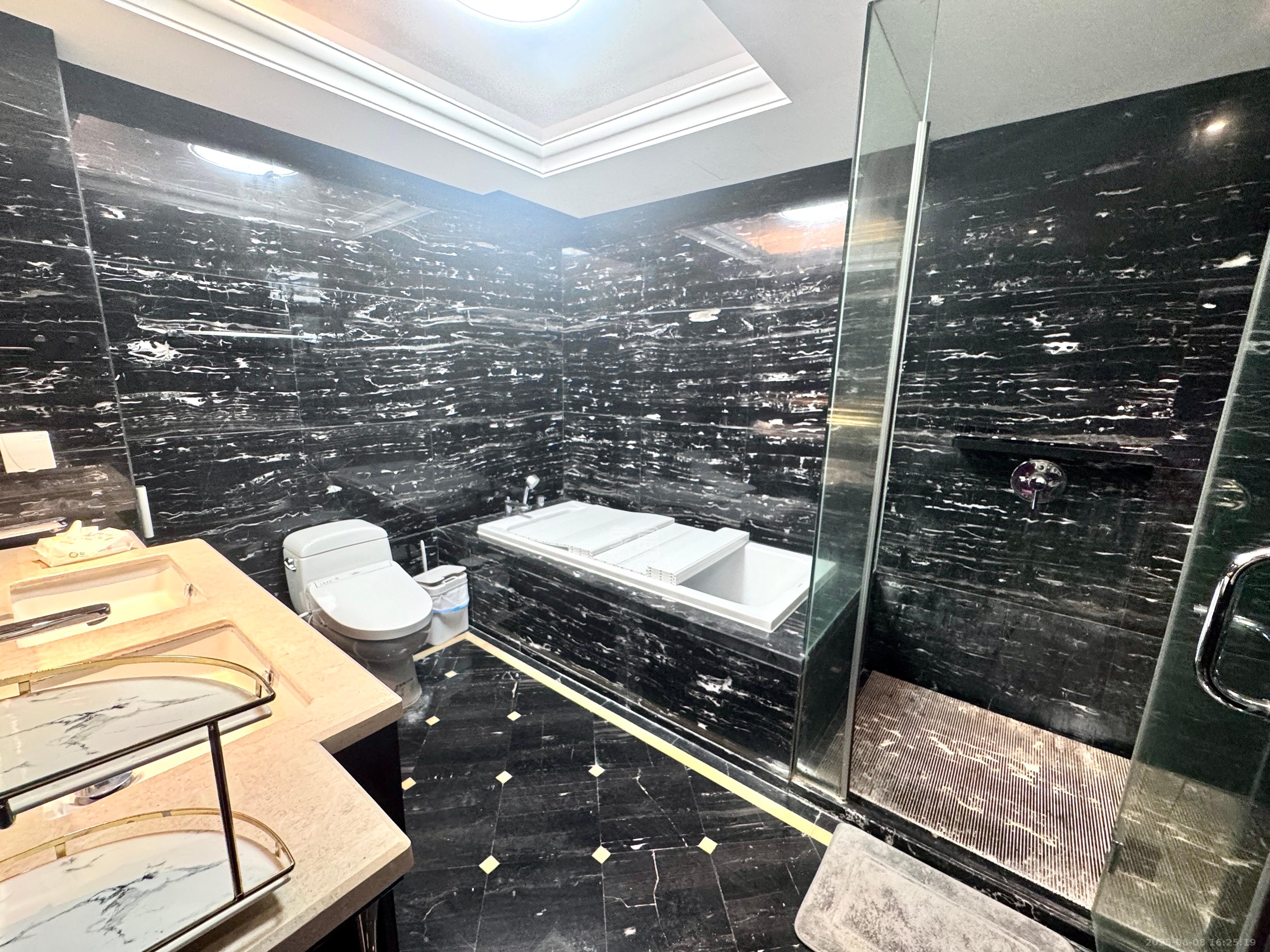 运达中央广场一、二期 3室2厅3卫 11000.0元/月 运达中央广场一、二期 3室2厅3卫 11000.0元/月室内图