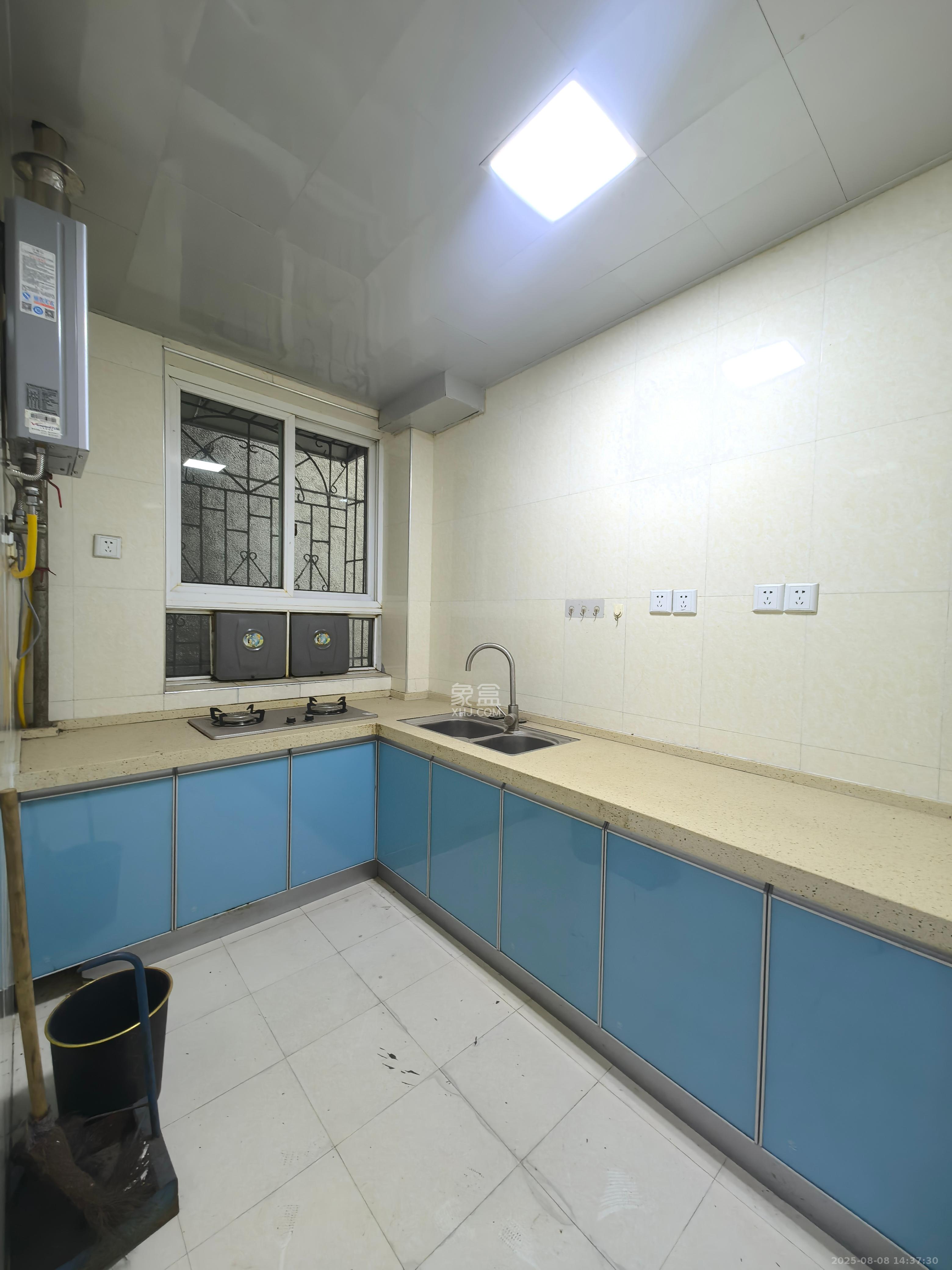 便河边社区 4室2厅1卫 3300.0元/月 便河边社区 4室2厅1卫 3300.0元/月室内图