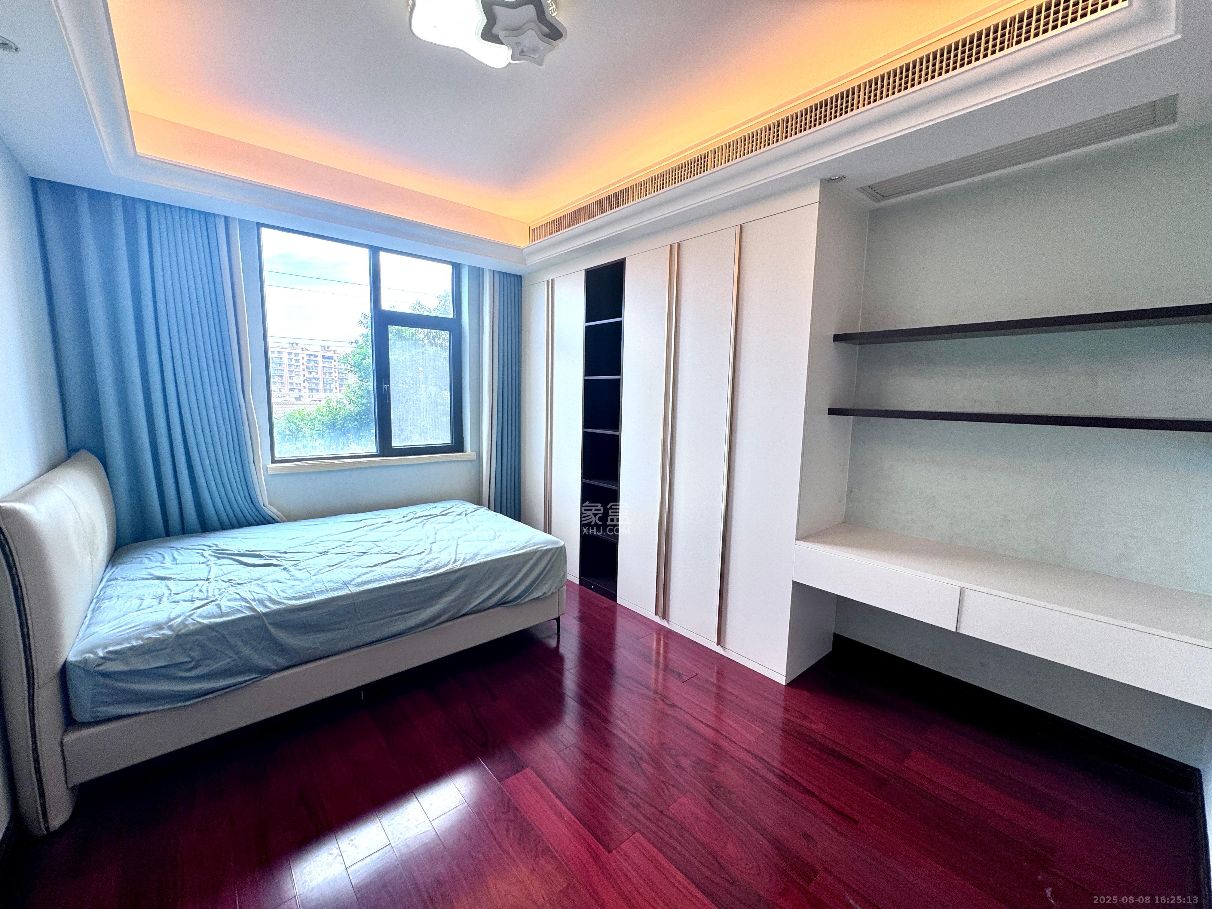 运达中央广场一、二期 3室2厅3卫 11000.0元/月 运达中央广场一、二期 3室2厅3卫 11000.0元/月室内图