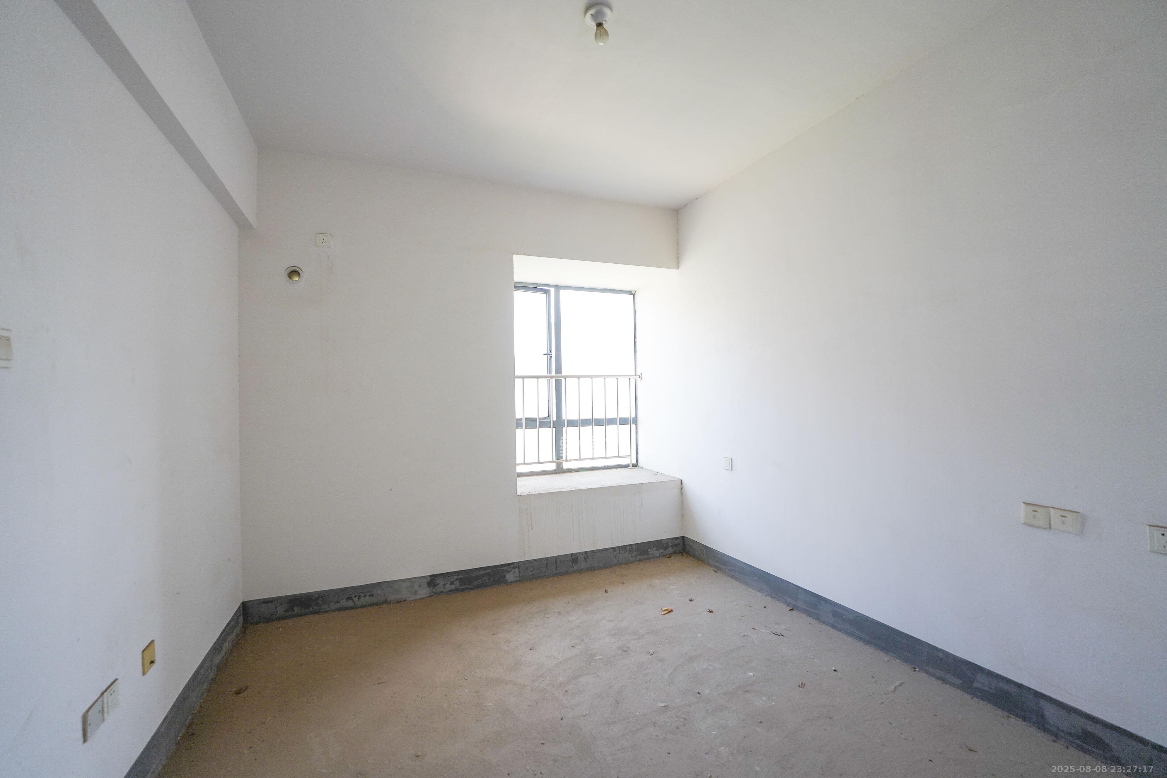 和美星城 5室2厅1卫 150.0万 和美星城 5室2厅1卫 150.0万卧室