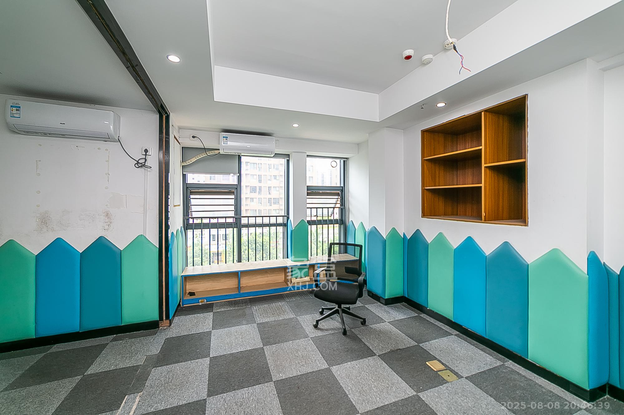 第六都（陆都小区）  1室1厅1卫    40.0万卧室