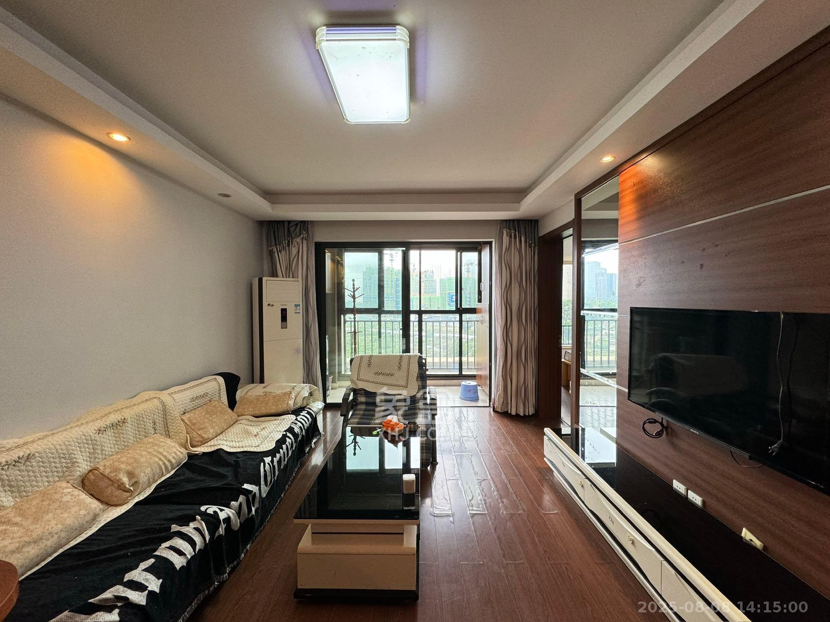 万科城  3室2厅1卫    2500.0元/月室内图