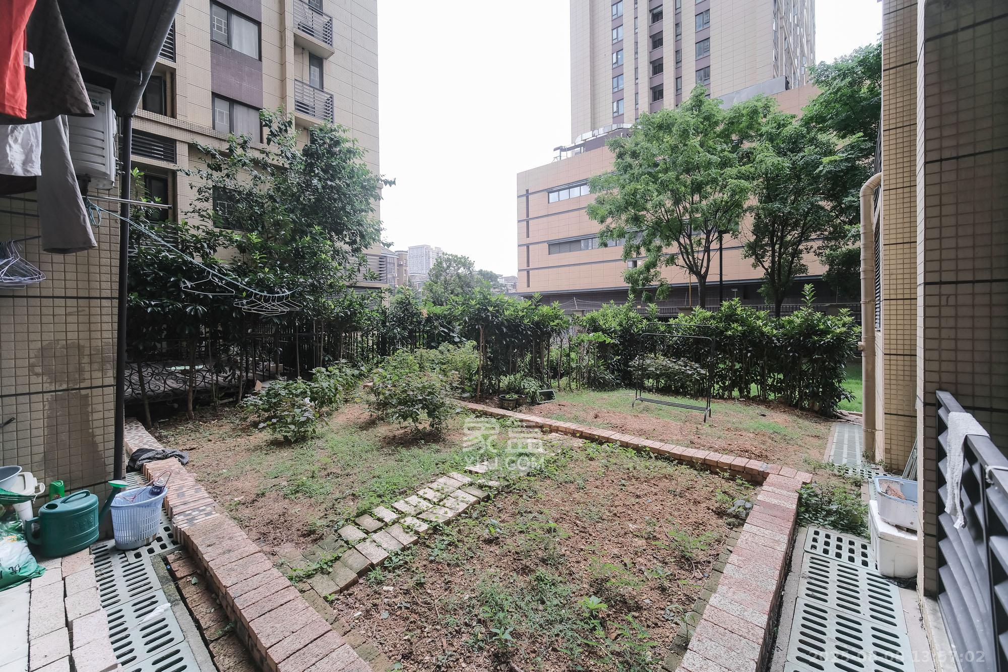 保利香槟国际  1室0厅0卫    88.0万 保利香槟国际  1室0厅0卫    88.0万阳台