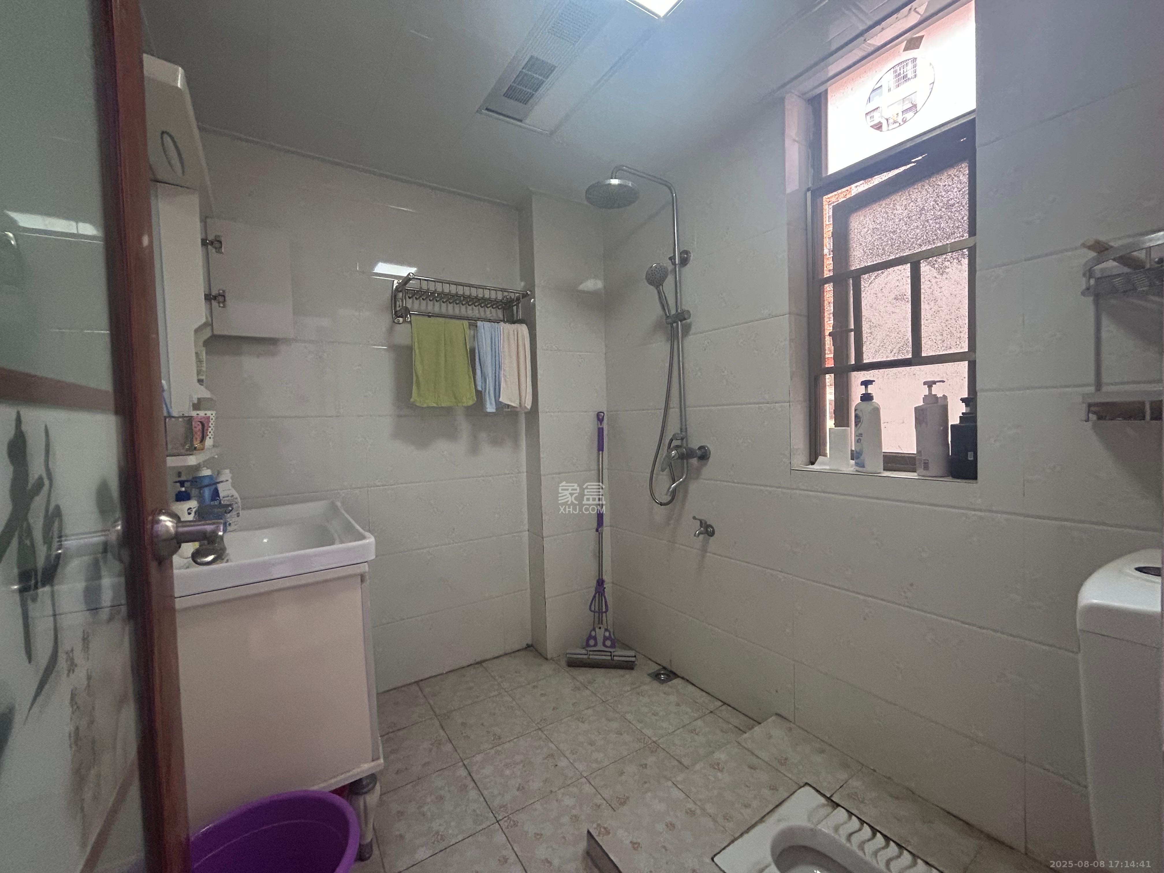 米兰春天  4室2厅2卫    2200.0元/月室内图