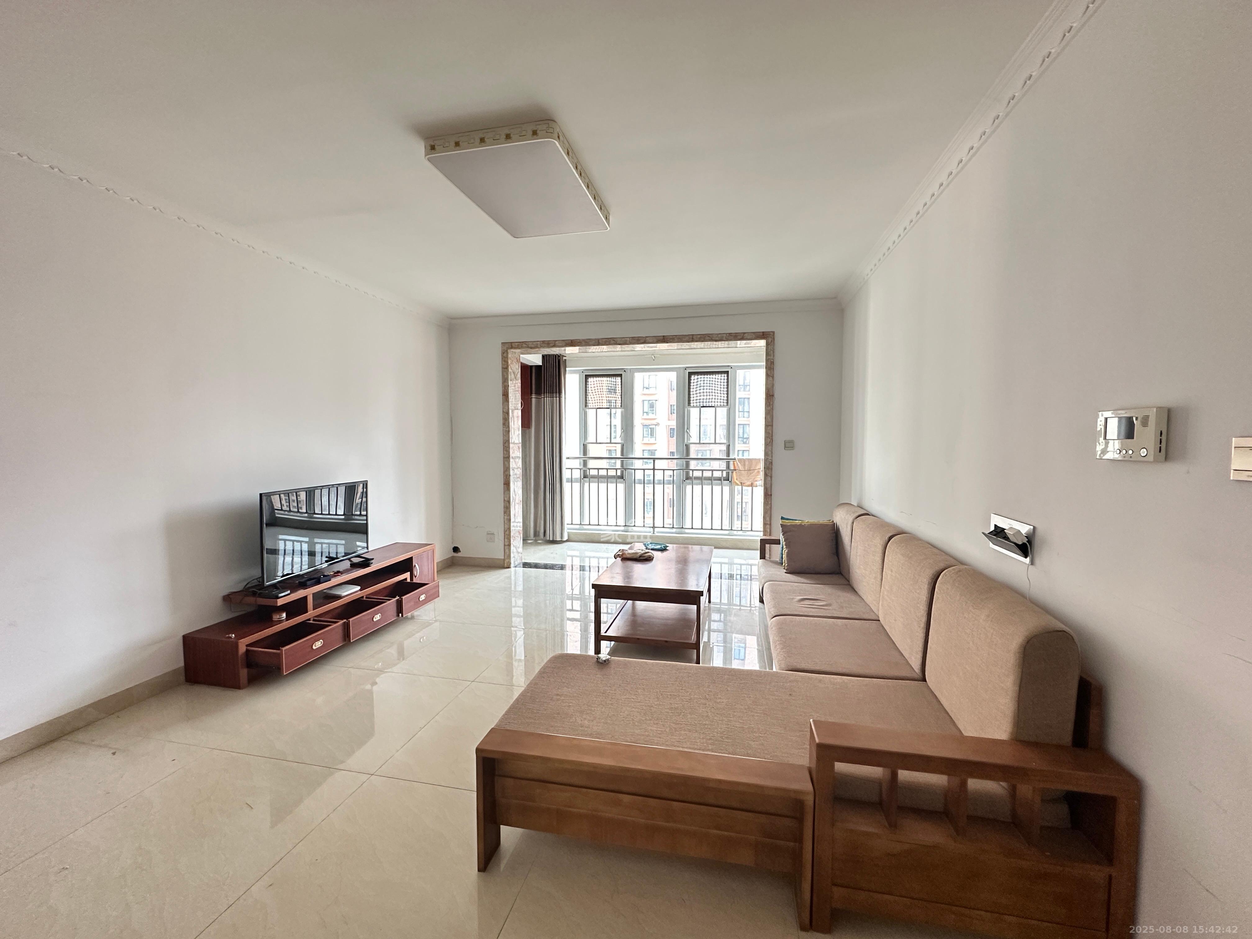 丽发新城  3室2厅2卫    2300.0元/月室内图